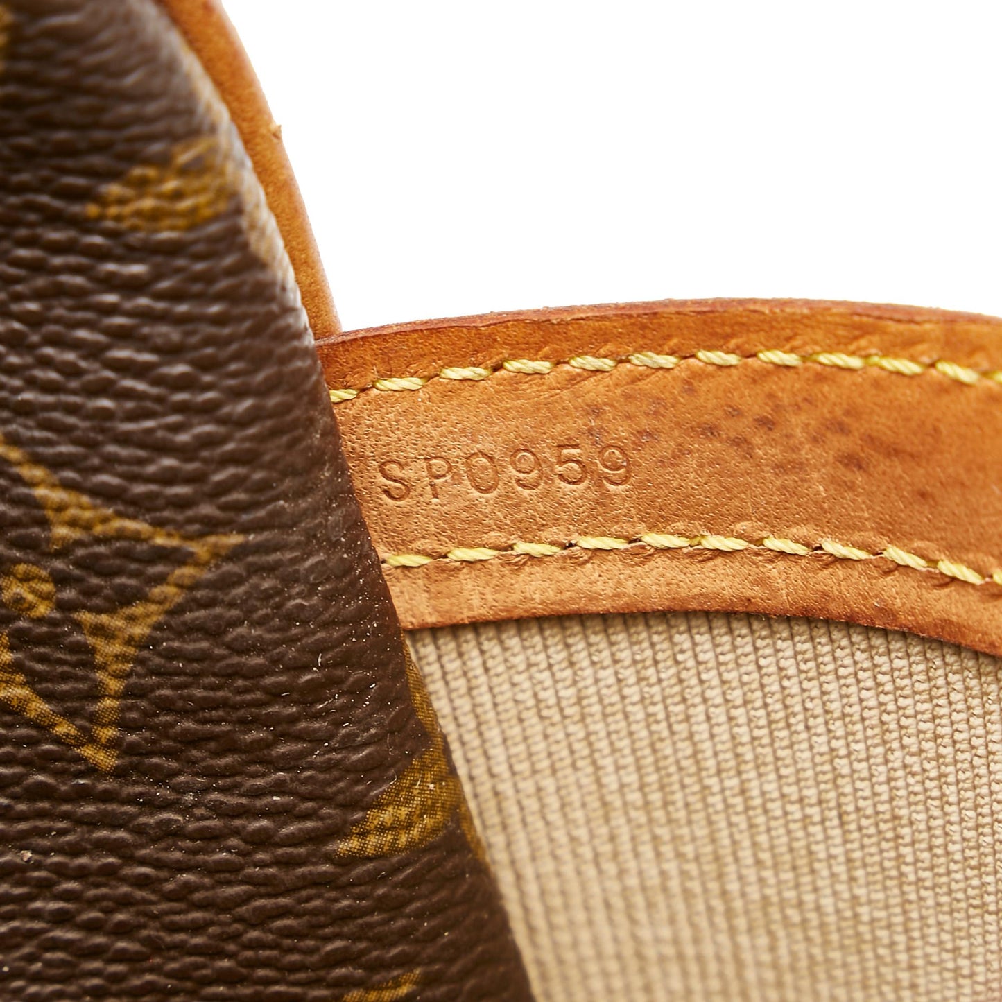 Louis Vuitton Monogram Reporter PM (SHG-27341)