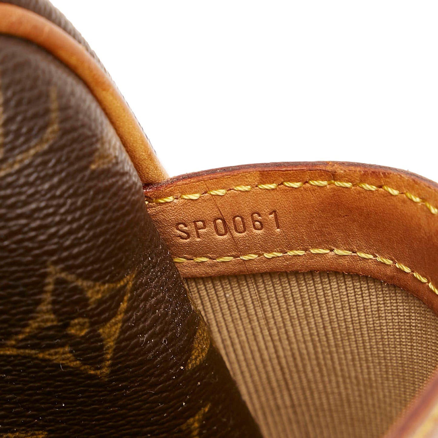 Louis Vuitton Monogram Reporter PM (SHG-36595)