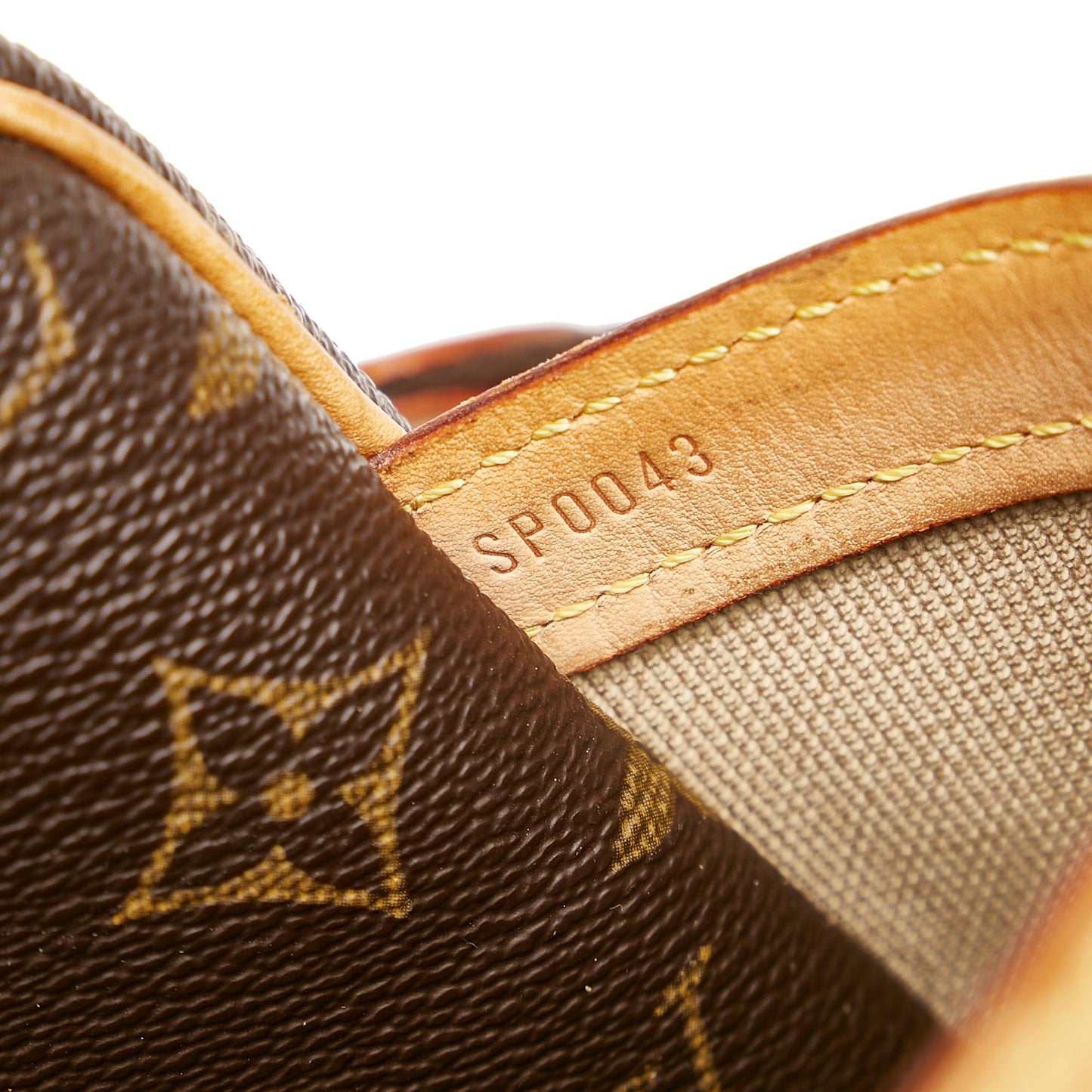 Louis Vuitton Monogram Reporter PM (SHG-36722)