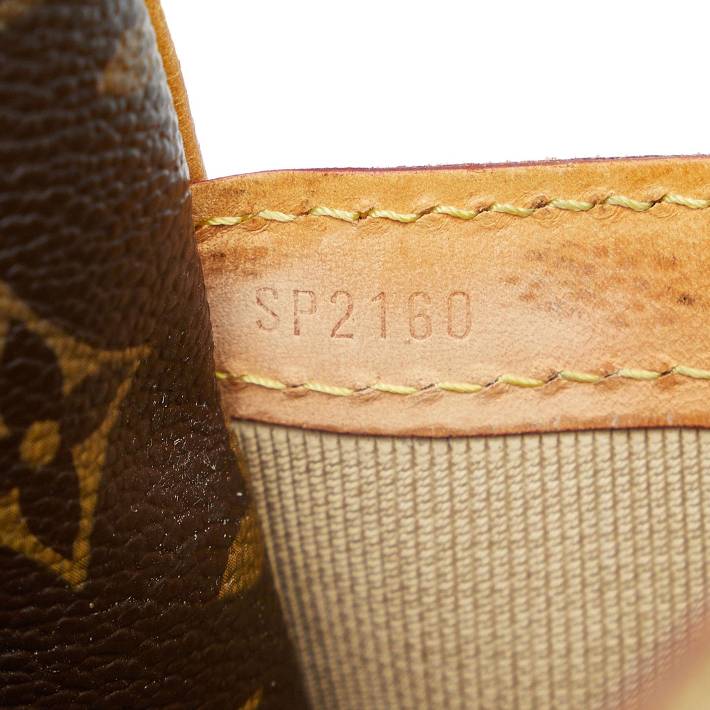 Louis Vuitton Monogram Reporter PM (SHG-SuMWNk)