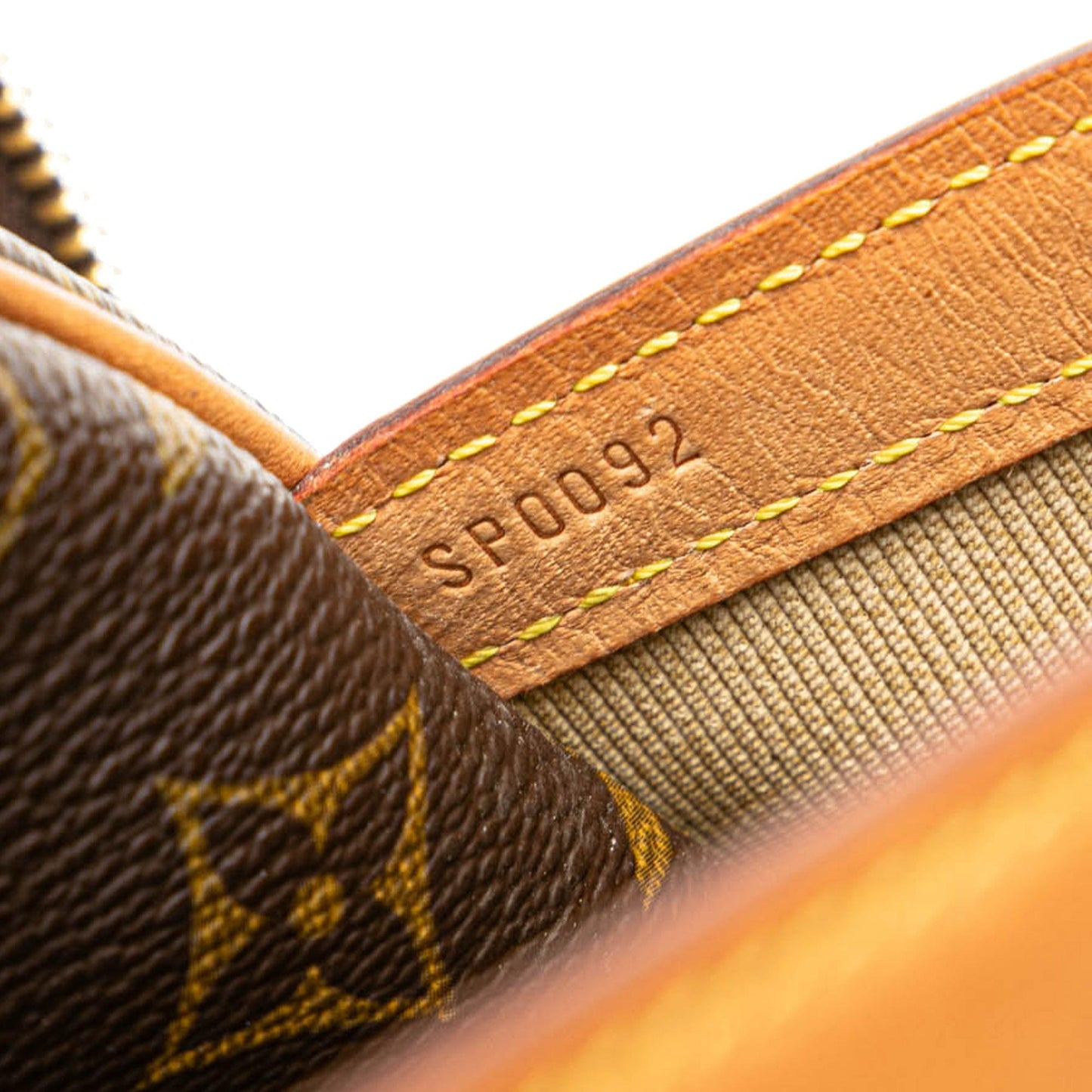 Louis Vuitton Monogram Reporter PM (SHG-zdJJXI)