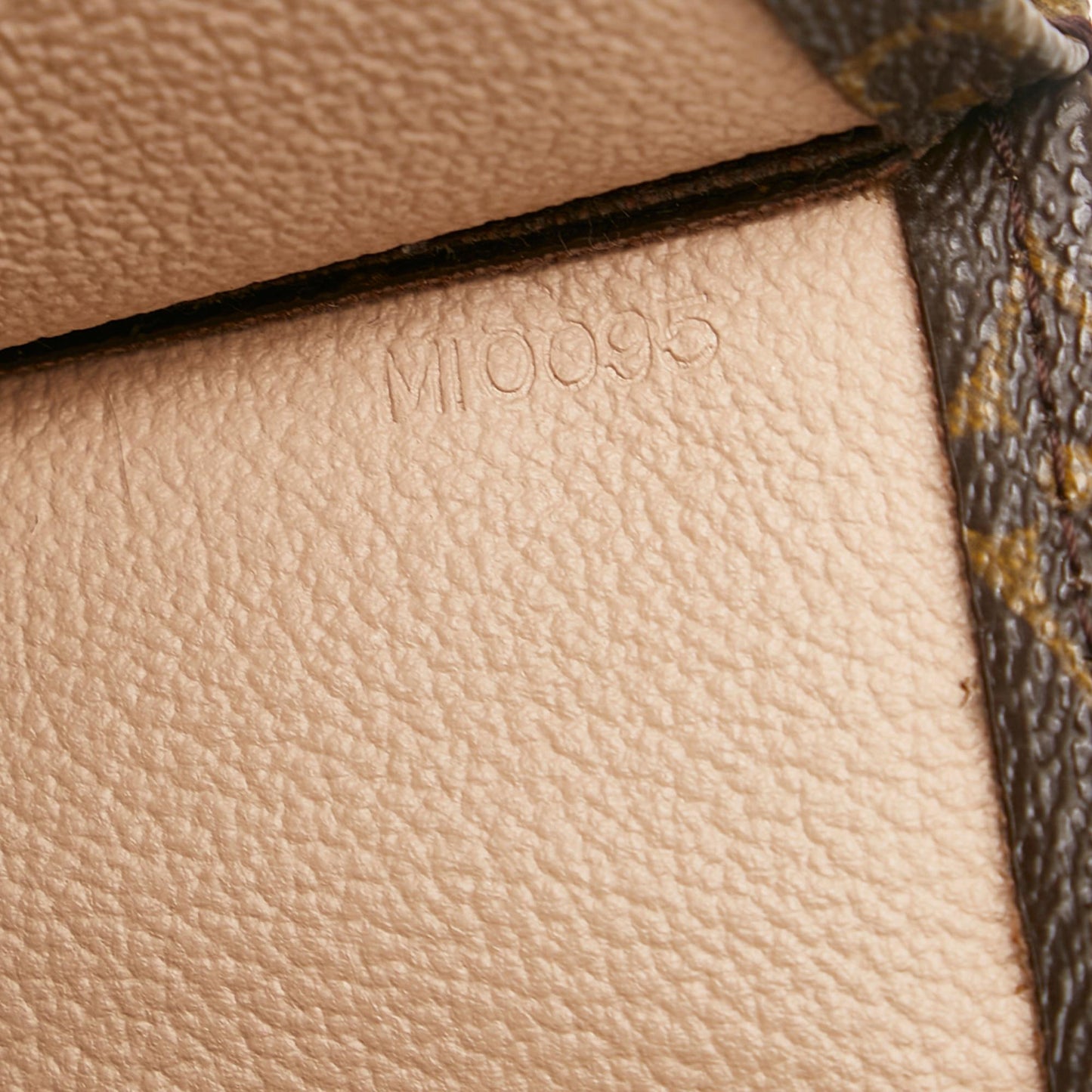 Louis Vuitton Monogram Sac Plat (SHG-34499)
