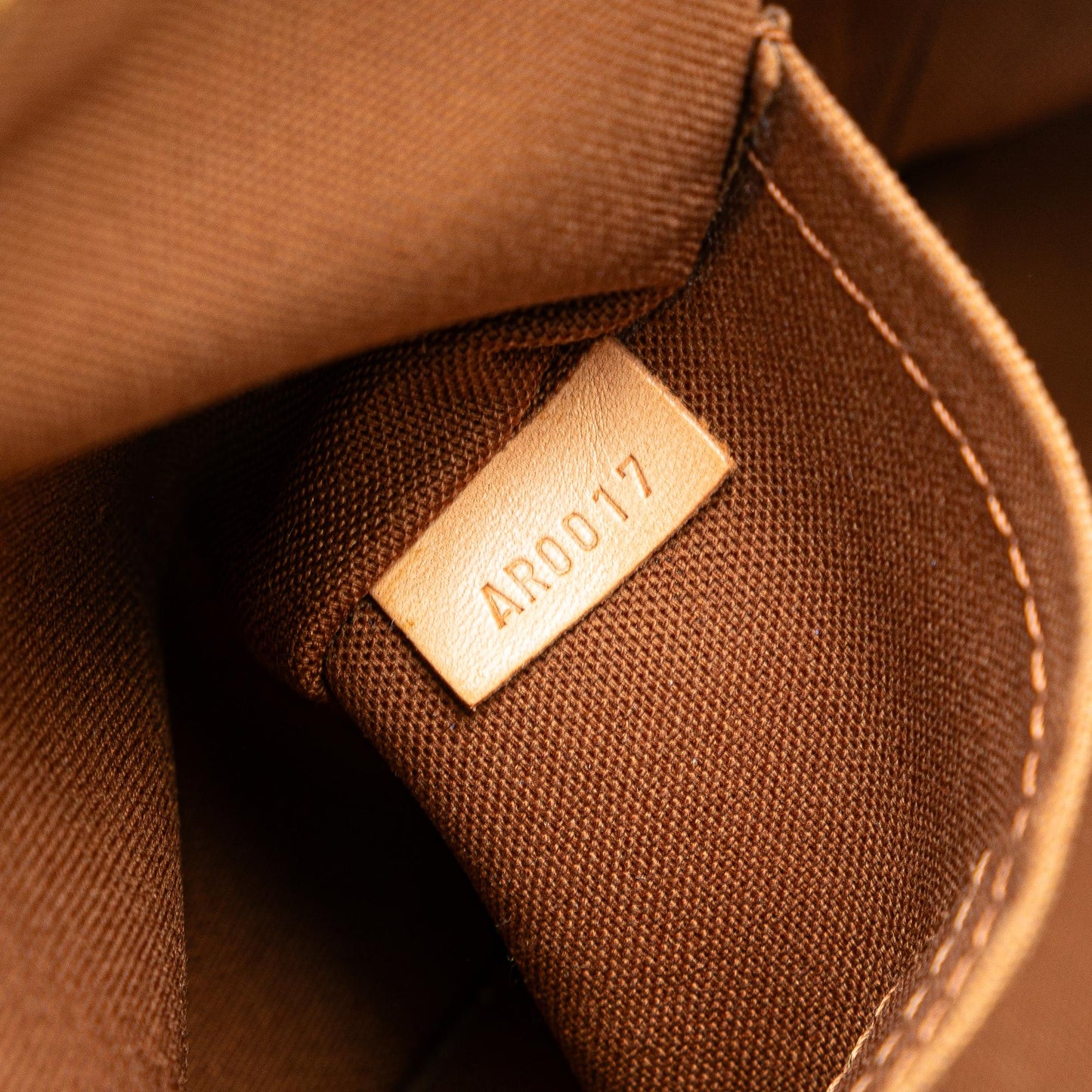 Louis Vuitton Monogram Sac Riveting (SHG-pUVKsJ)