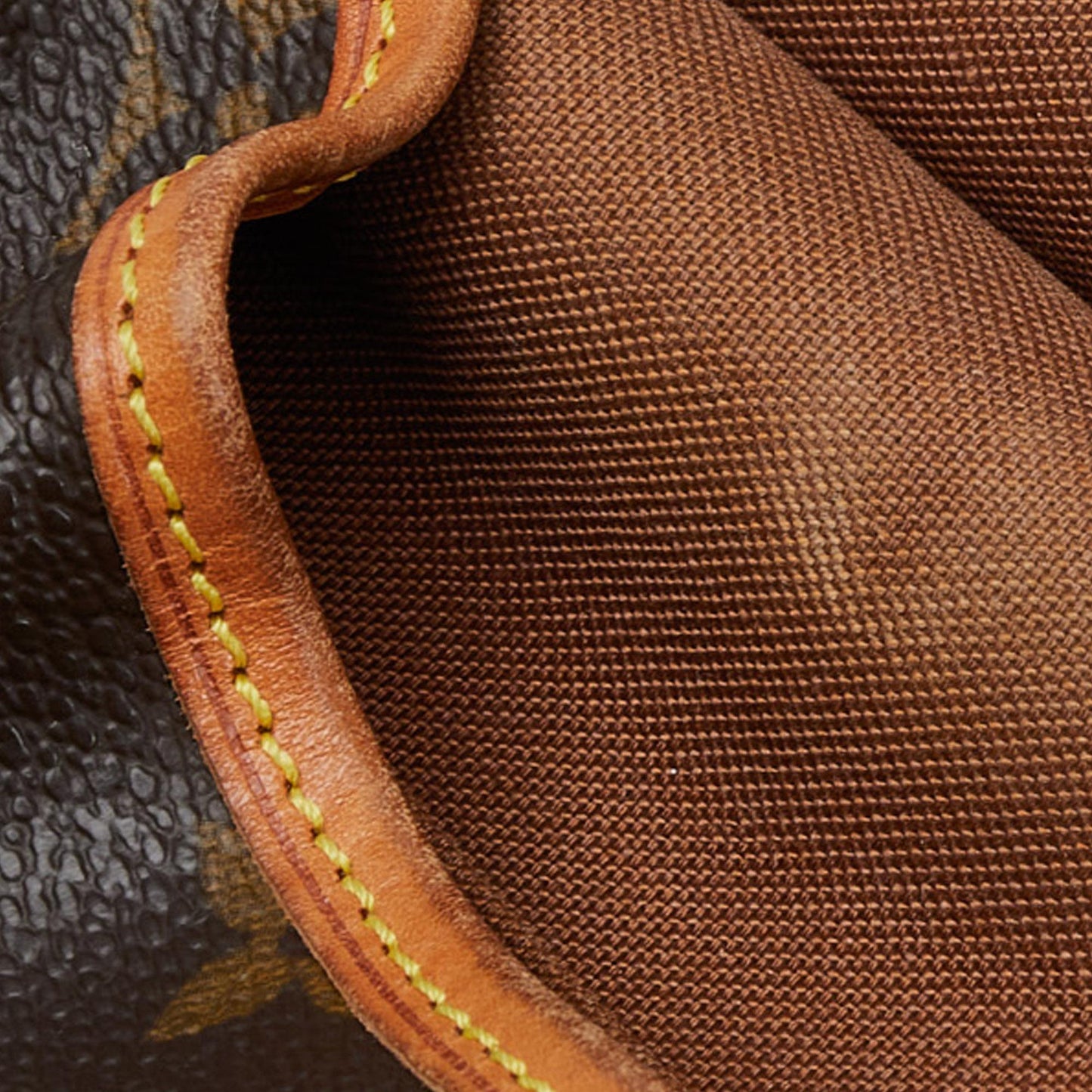 Louis Vuitton Monogram Saumur 25 (SHG-hLwjCx)