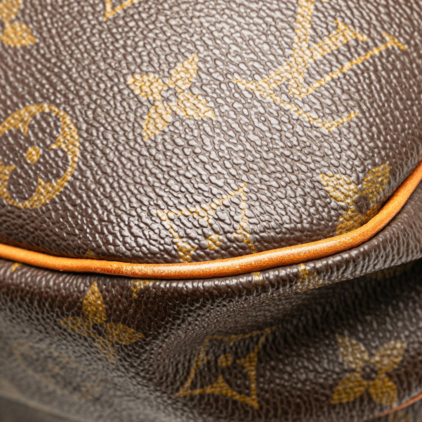 Louis Vuitton Monogram Saumur 25