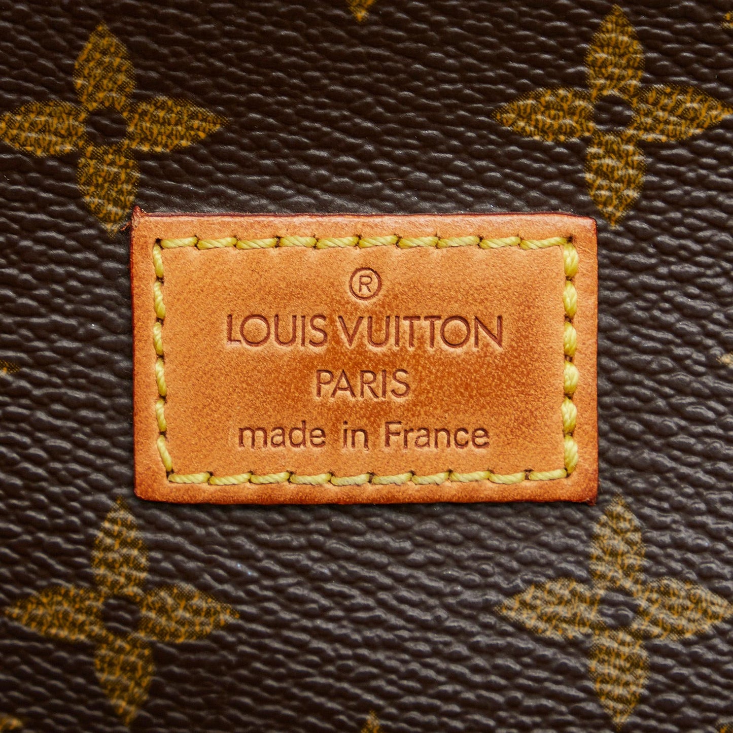 Louis Vuitton Monogram Saumur 30 (SHG-zhoc2P)