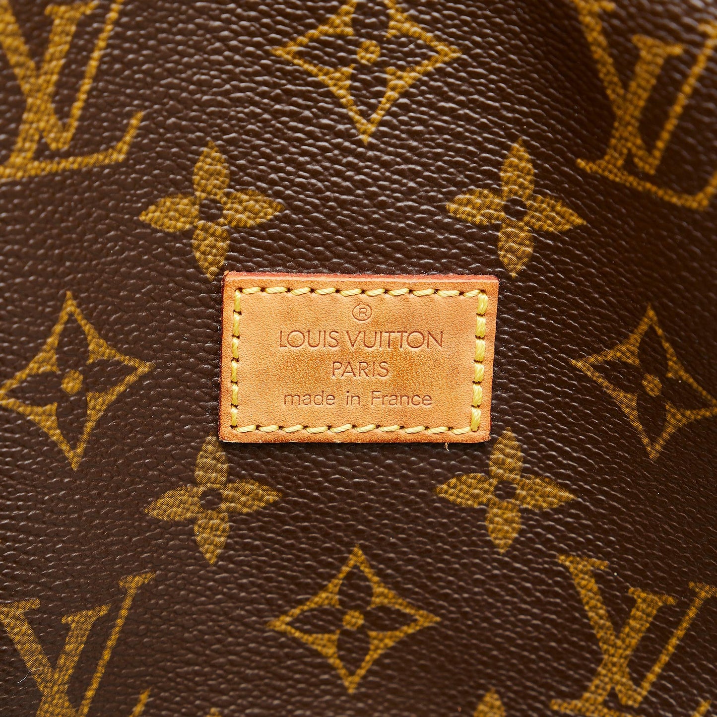 Louis Vuitton Monogram Saumur 30 (SHG-cECwZu)