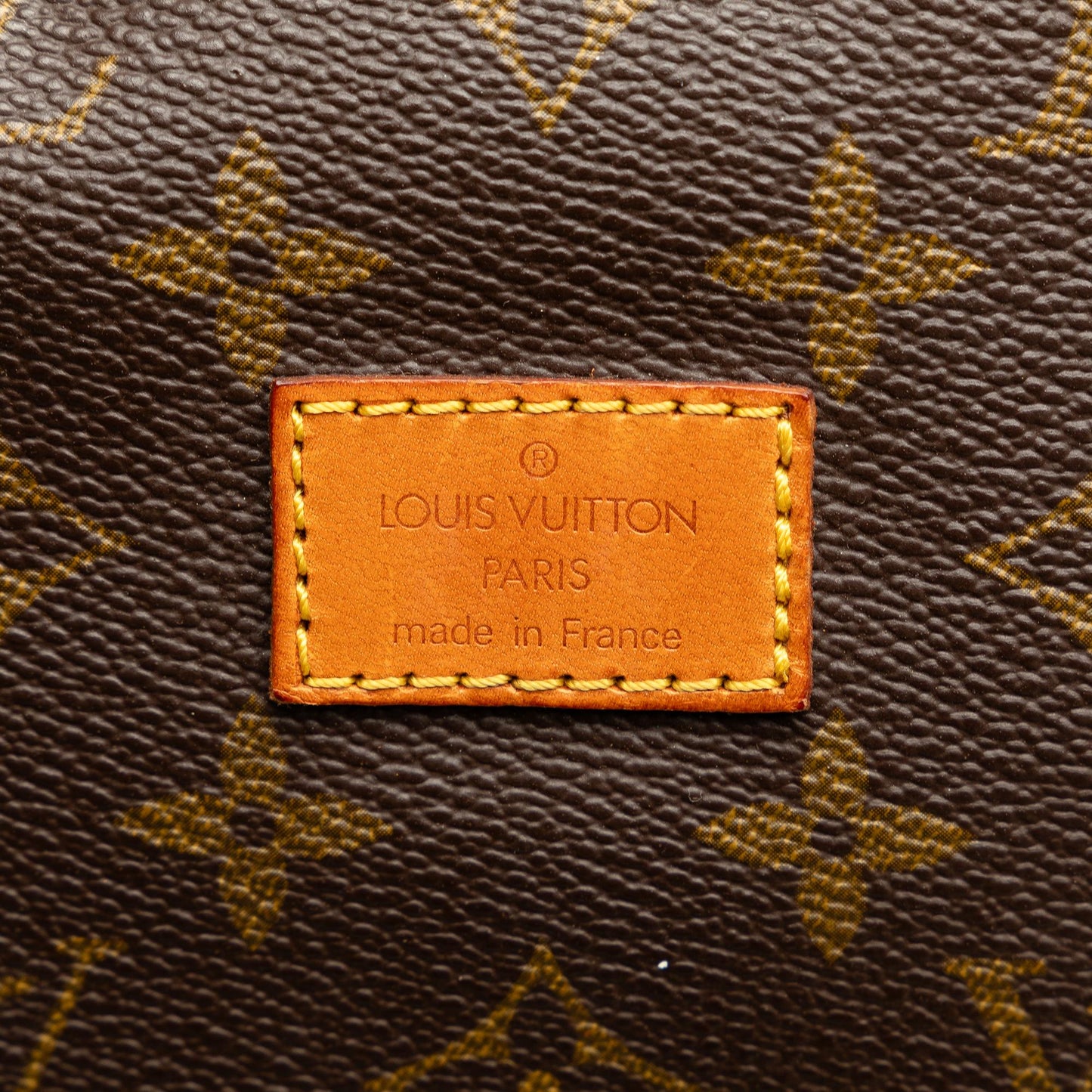 Louis Vuitton Monogram Saumur 30 (SHG-ohzaol)
