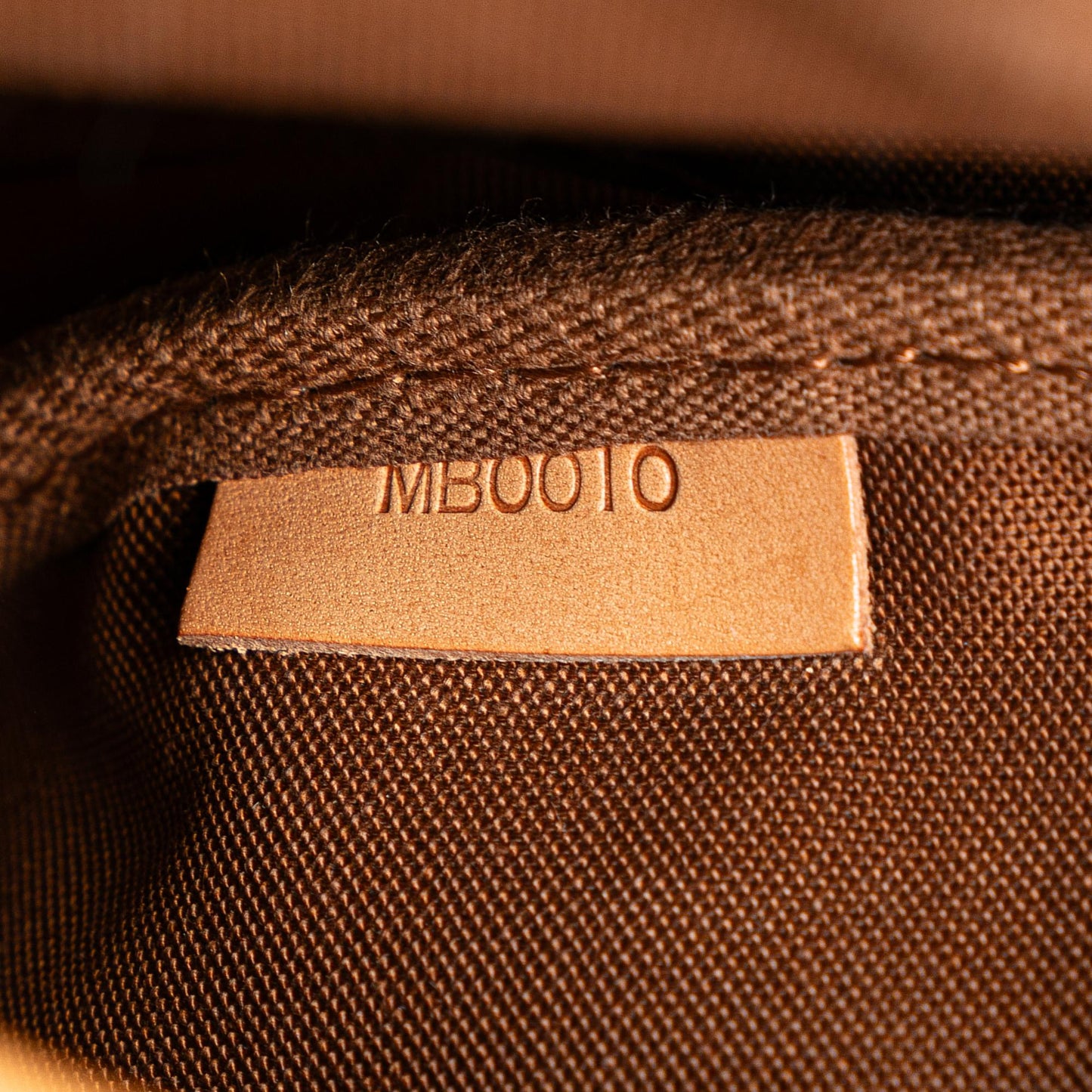 Louis Vuitton Monogram Saumur 30 (SHG-FmDHay)