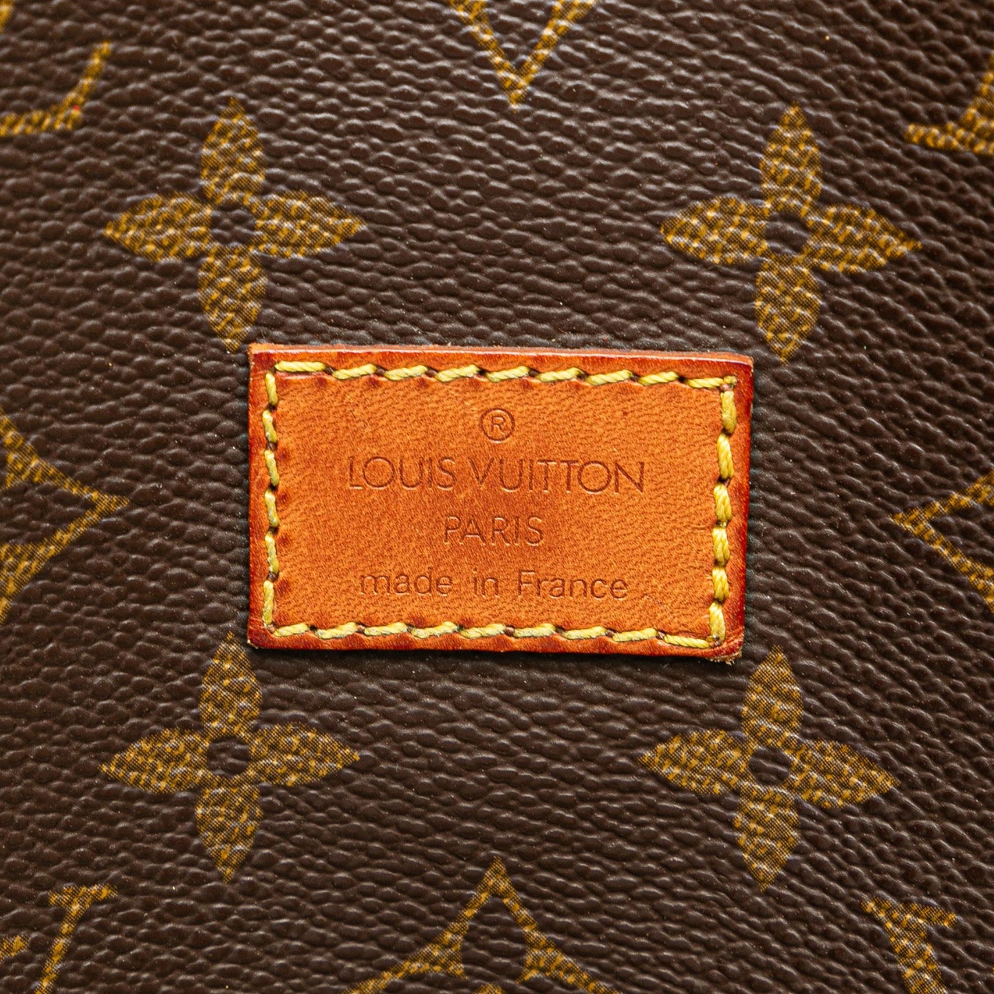 Louis Vuitton Monogram Saumur 30 (SHG-xPHXnr)