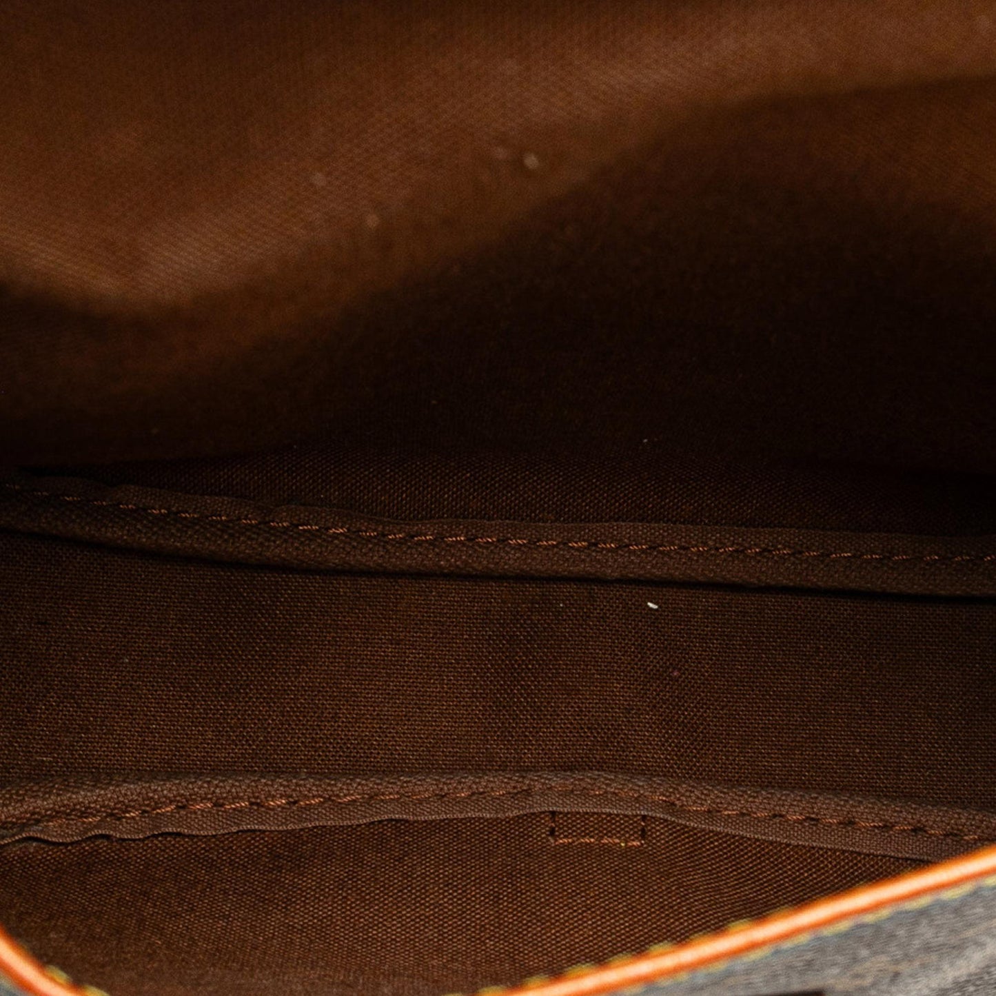 Louis Vuitton Monogram Saumur 30 (SHG-xPHXnr)