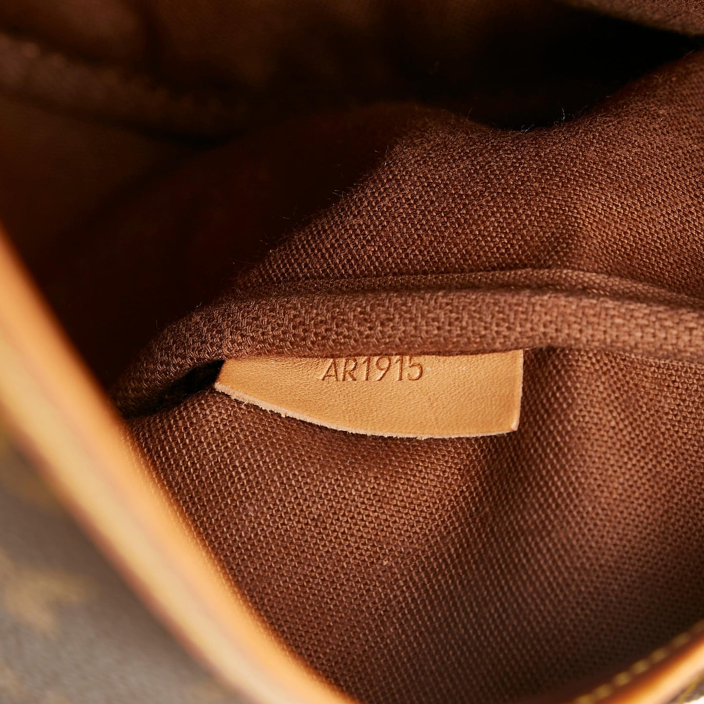 Louis Vuitton Monogram Saumur 35 (SHG-34595)