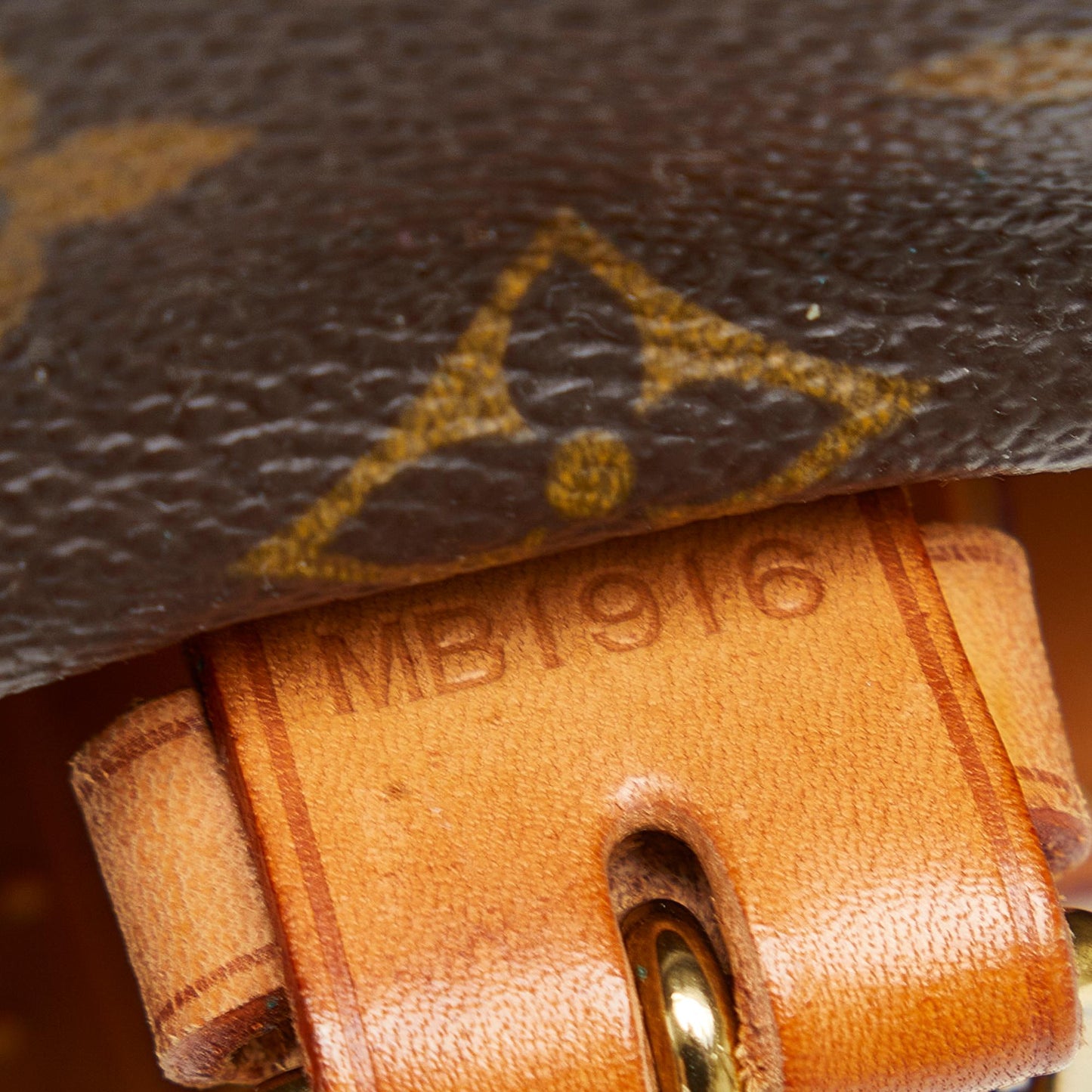 Louis Vuitton Monogram Saumur 35 (SHG-BHhAel)