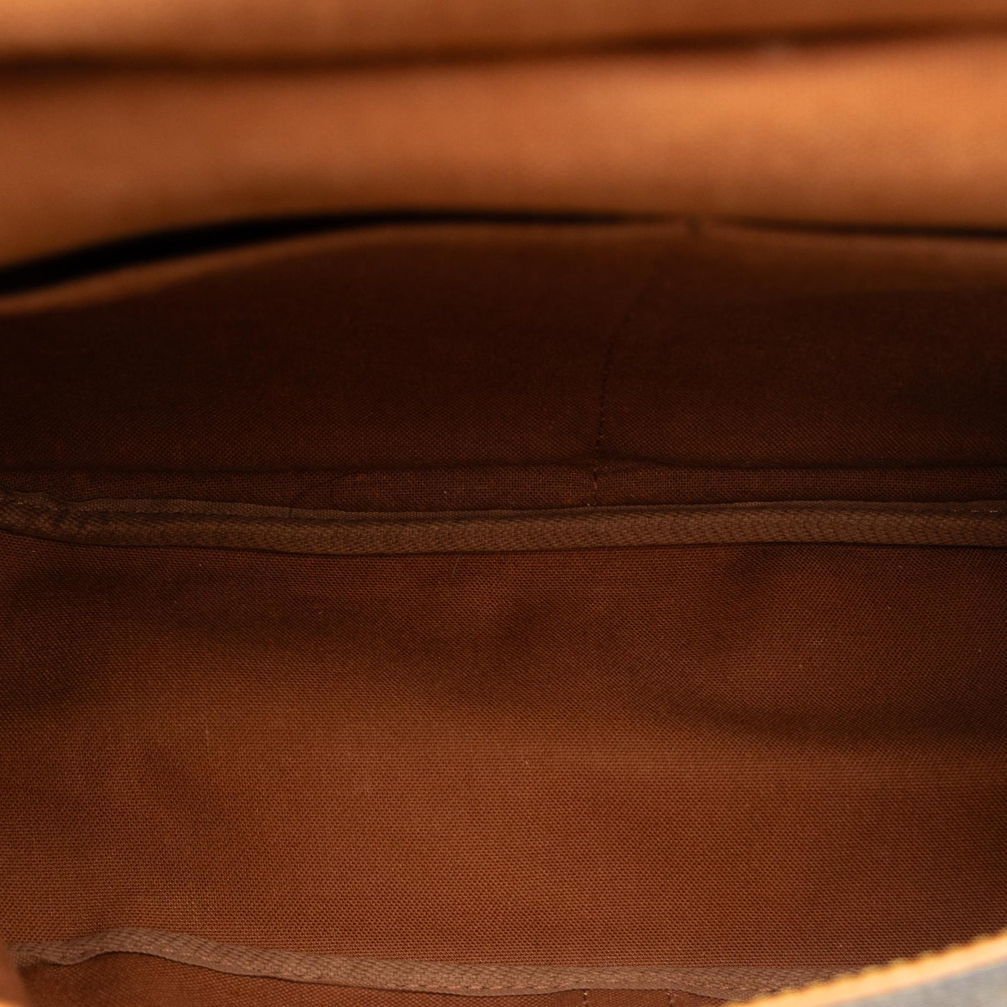Louis Vuitton Monogram Saumur 35 (SHG-dGcr9j)