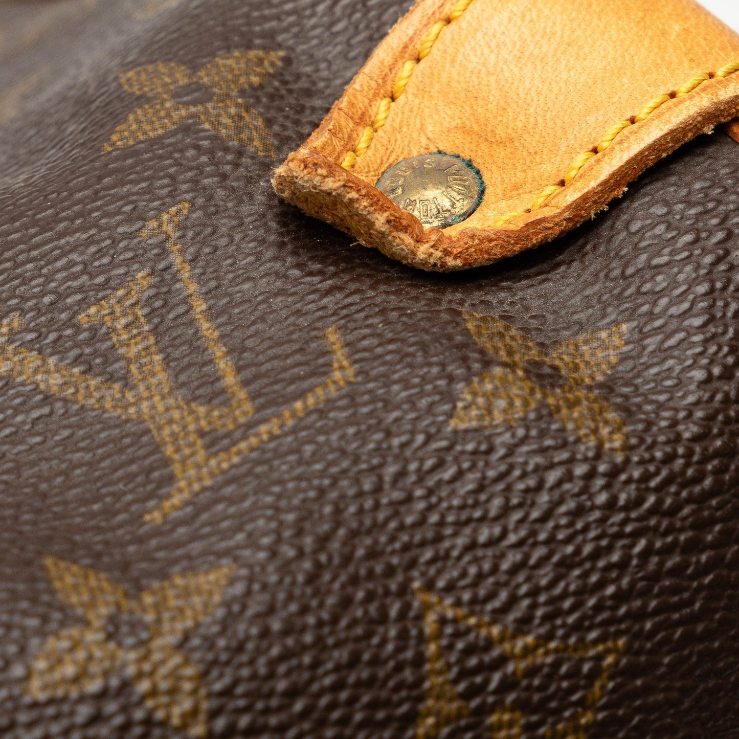 Louis Vuitton Monogram Saumur 35 (SHG-Z5tzZ8)