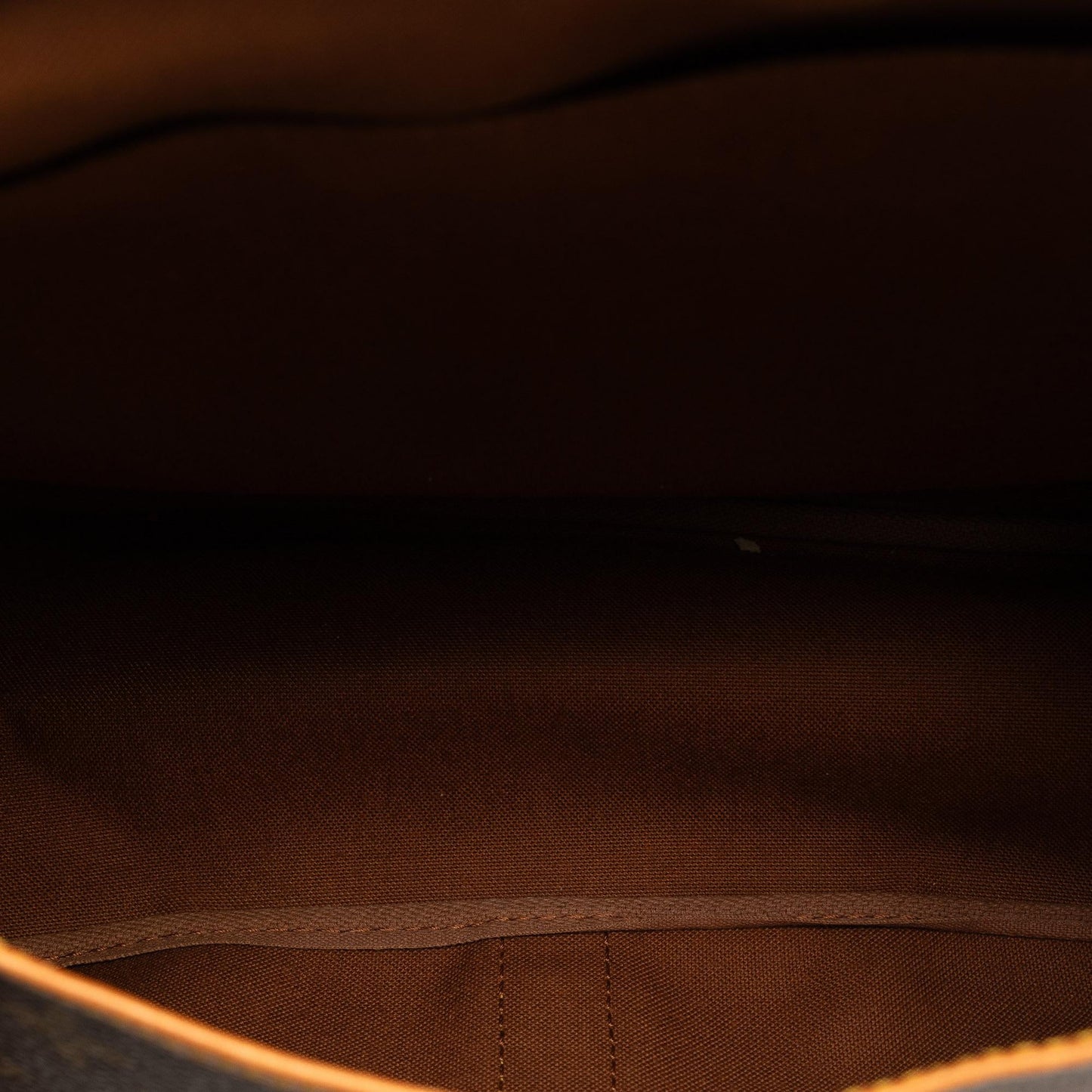 Louis Vuitton Monogram Saumur 35 (SHG-Z5tzZ8)