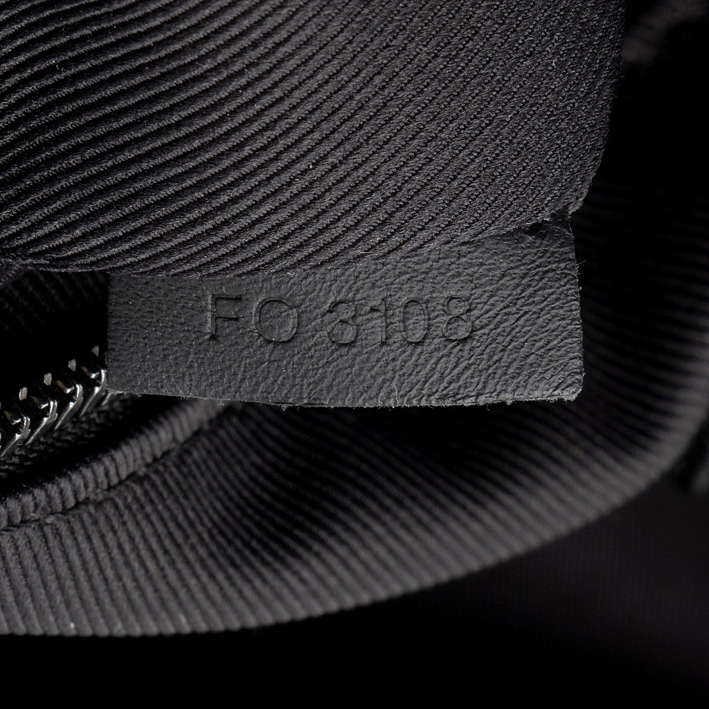 Louis Vuitton Monogram Shadow Discovery Backpack (SHF-f64Uph)