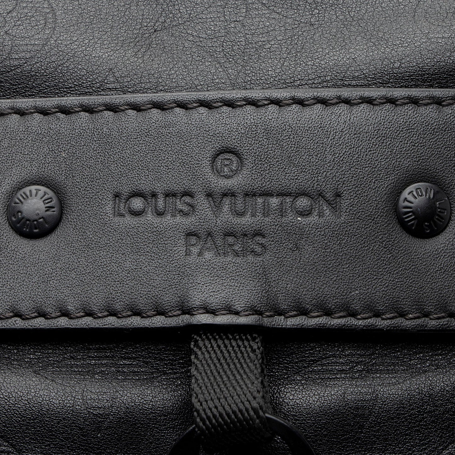 Louis Vuitton Monogram Shadow Discovery Backpack (SHF-f64Uph)