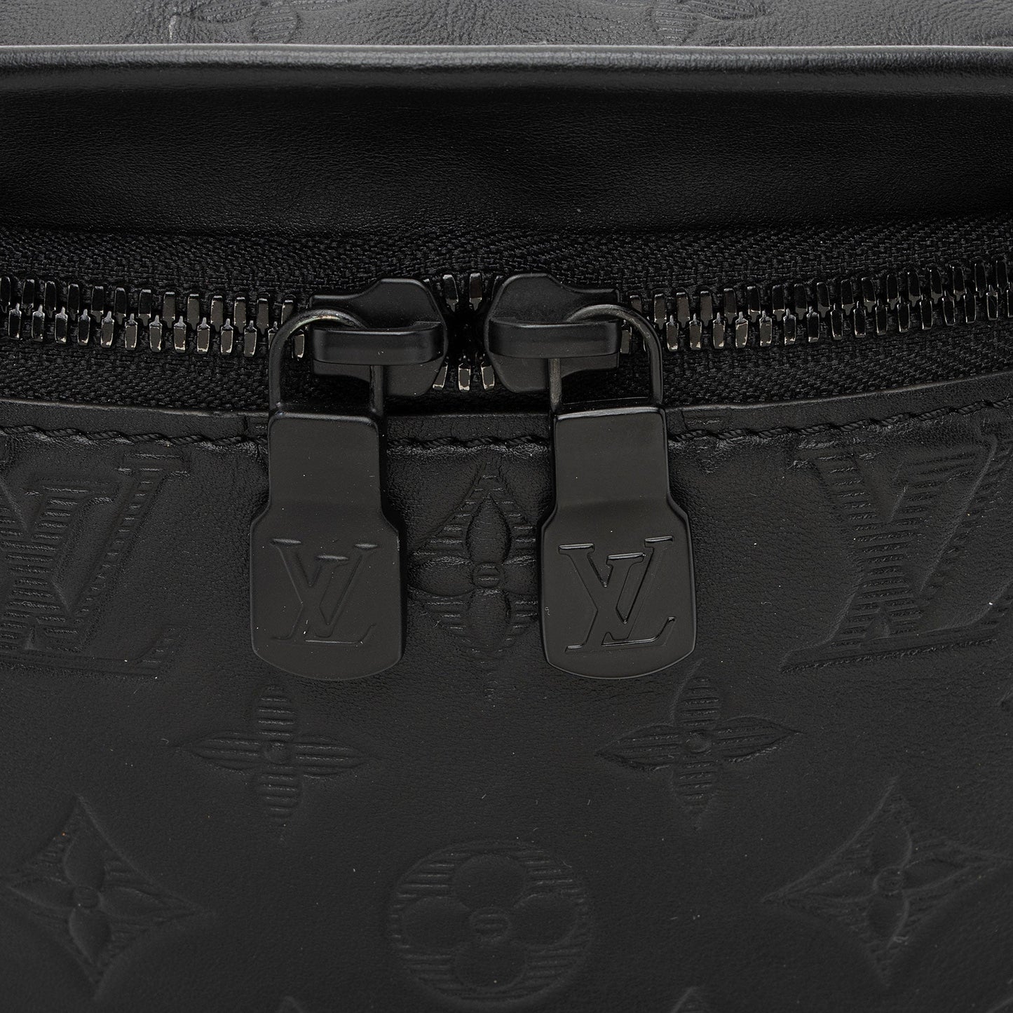 Louis Vuitton Monogram Shadow Discovery Bumbag