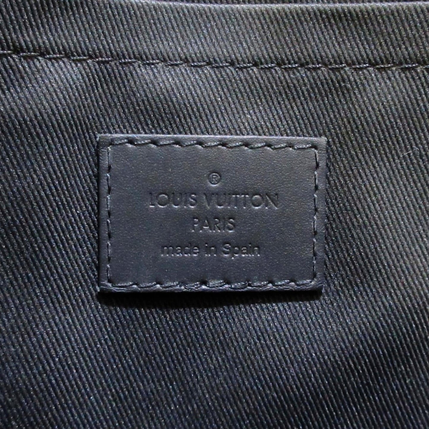 Louis Vuitton Monogram Shadow Discovery Pochette (SHG-34311)