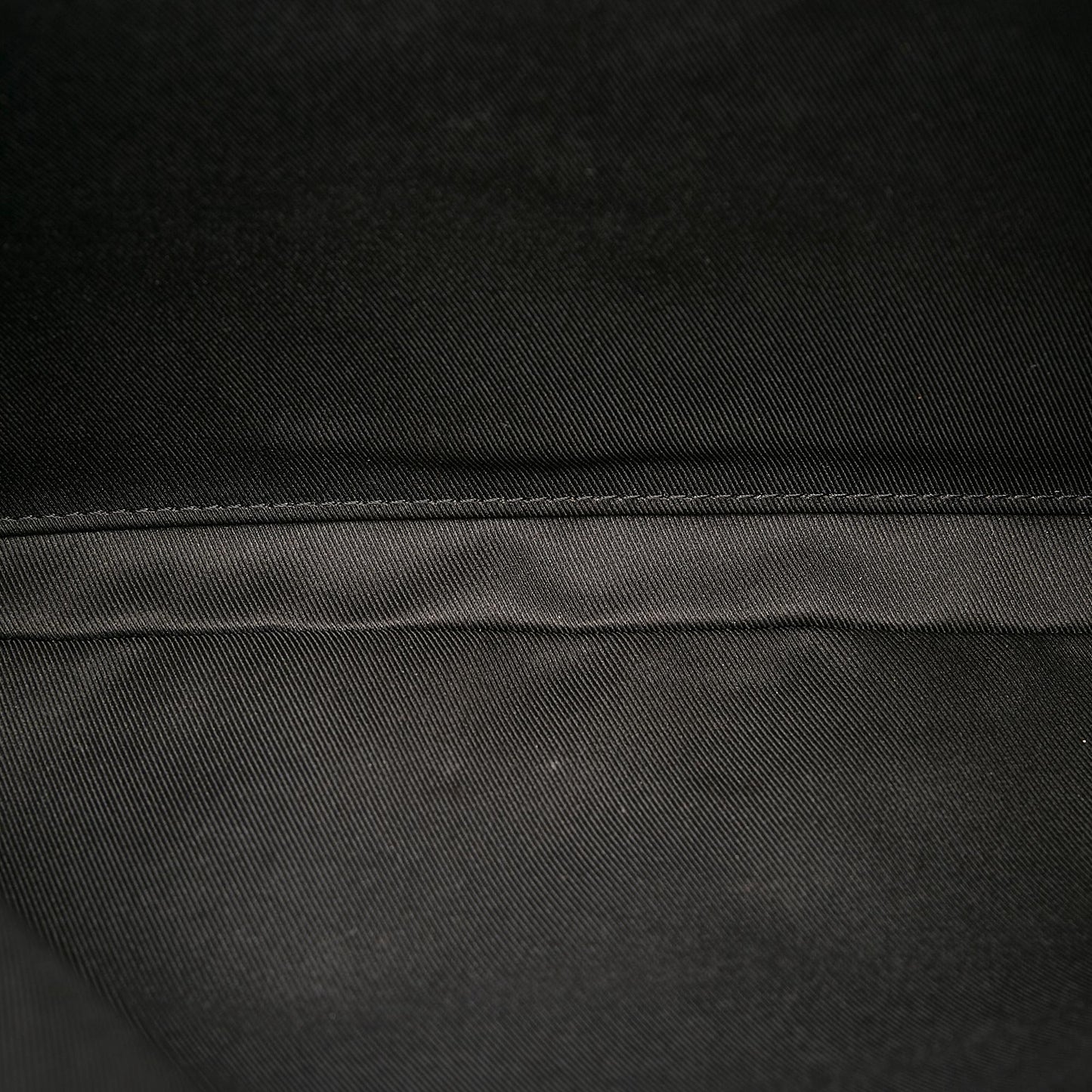 Louis Vuitton Monogram Shadow Discovery Pochette (SHG-rQKxIP)
