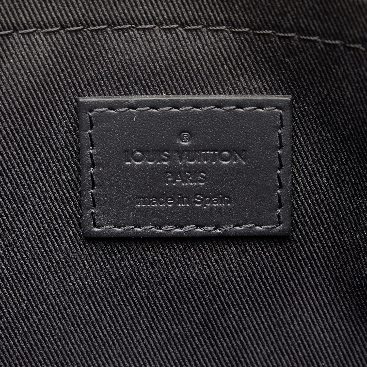 Louis Vuitton Monogram Shadow Discovery Pochette (SHG-aLwt1i)