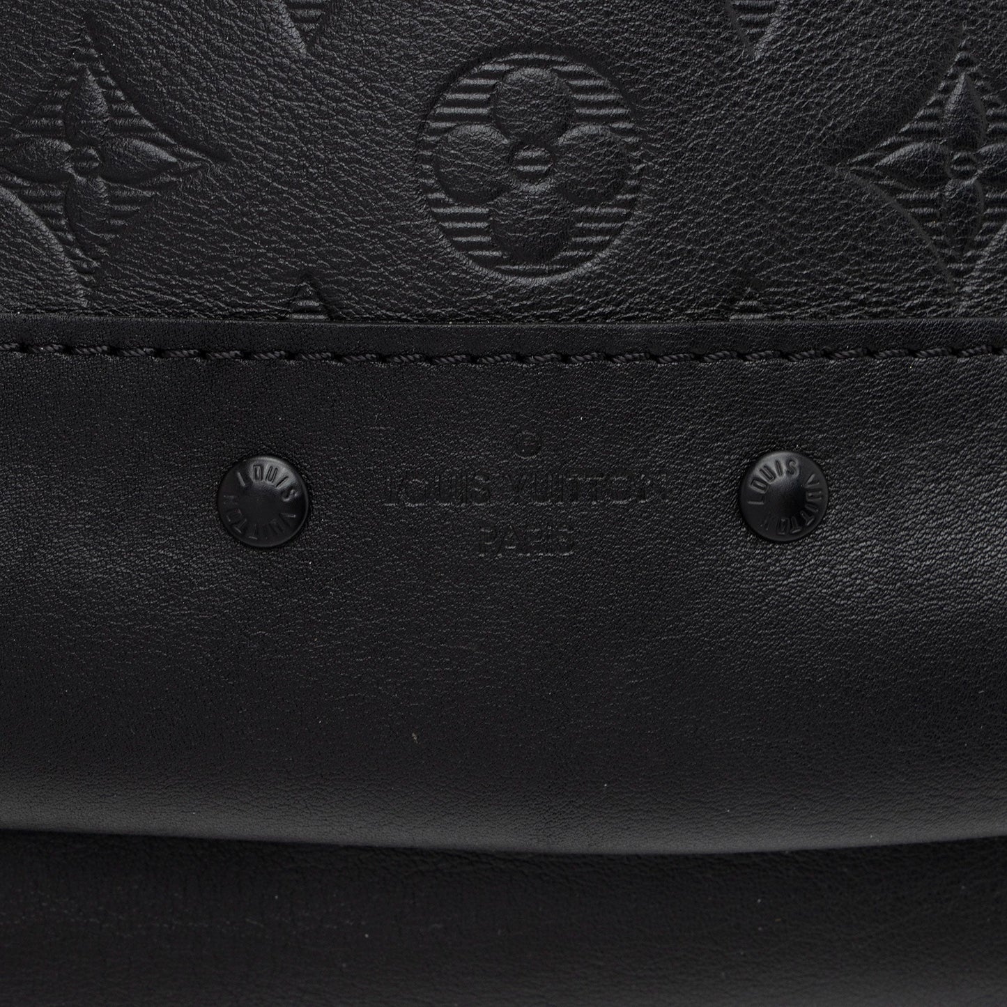 Louis Vuitton Monogram Shadow Racer Sling Bag (SHF-jfYZX4)