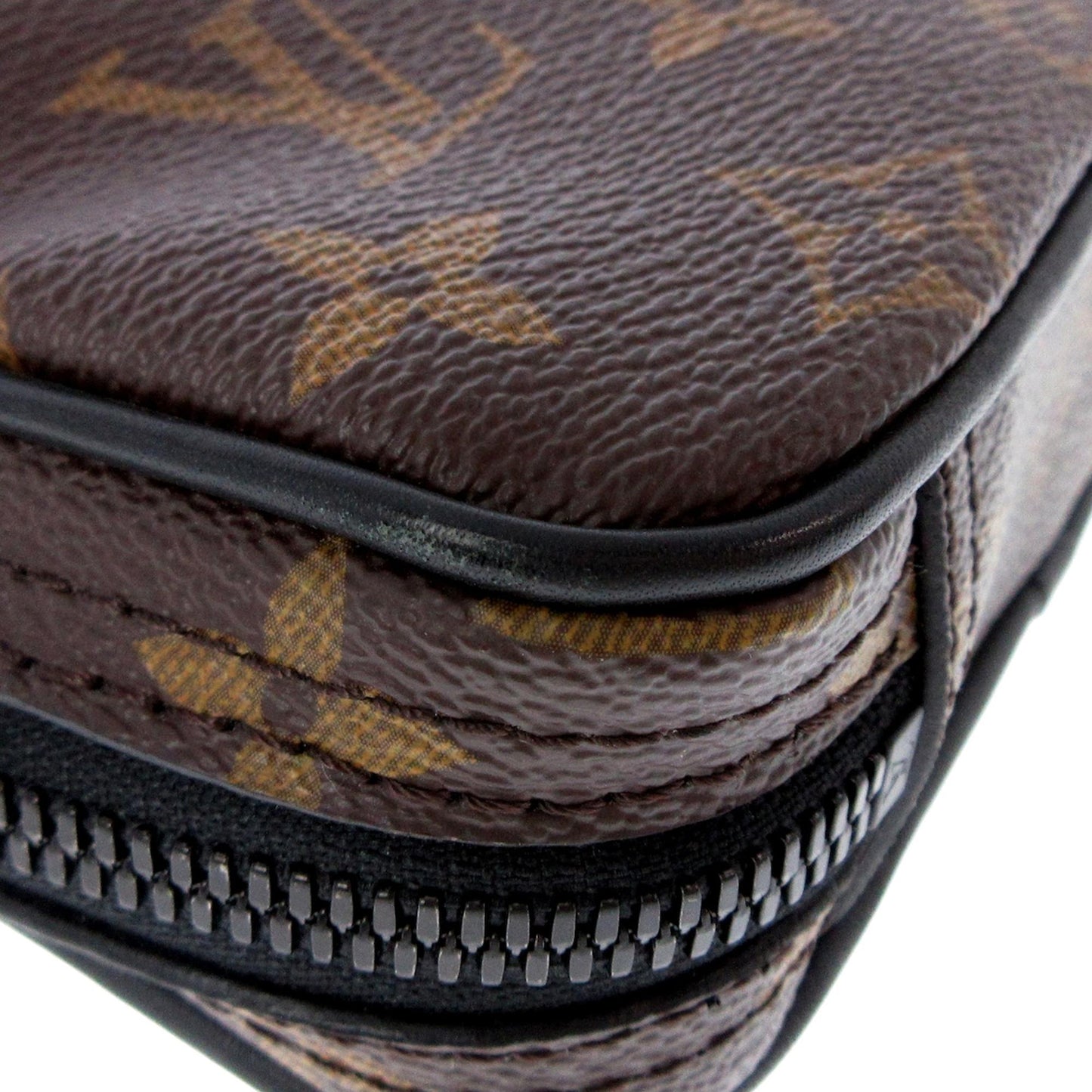 Louis Vuitton Monogram Solar Ray Utility Side Bag (SHG-Wvqy8n)