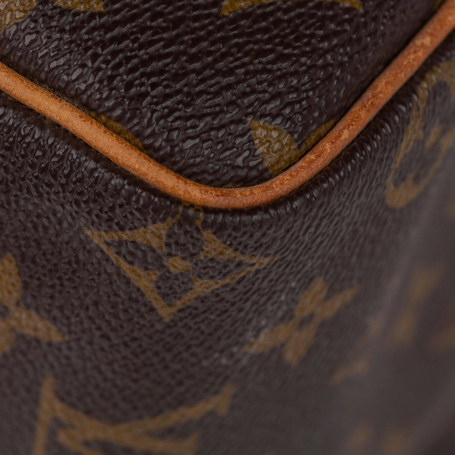 Louis Vuitton Monogram Speedy 25 (SHG-30350)