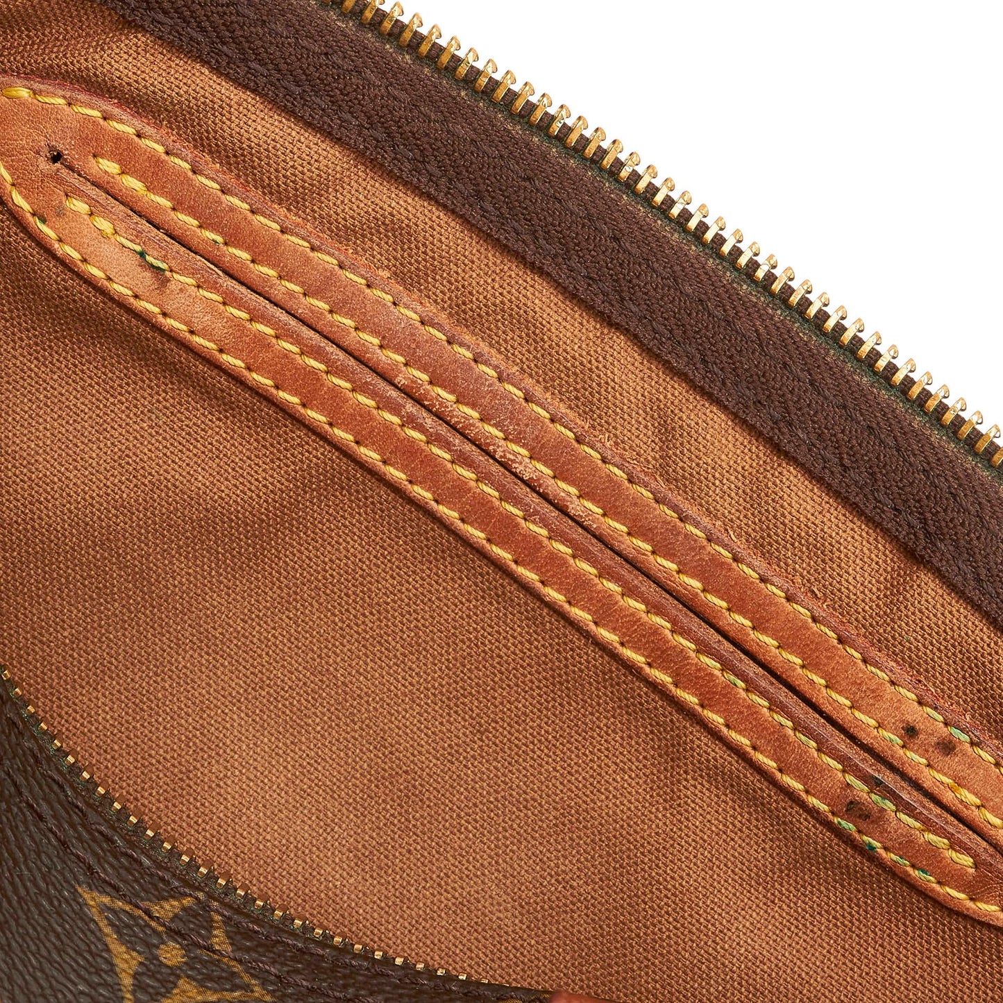 Louis Vuitton Monogram Speedy 25 (SHG-34702)