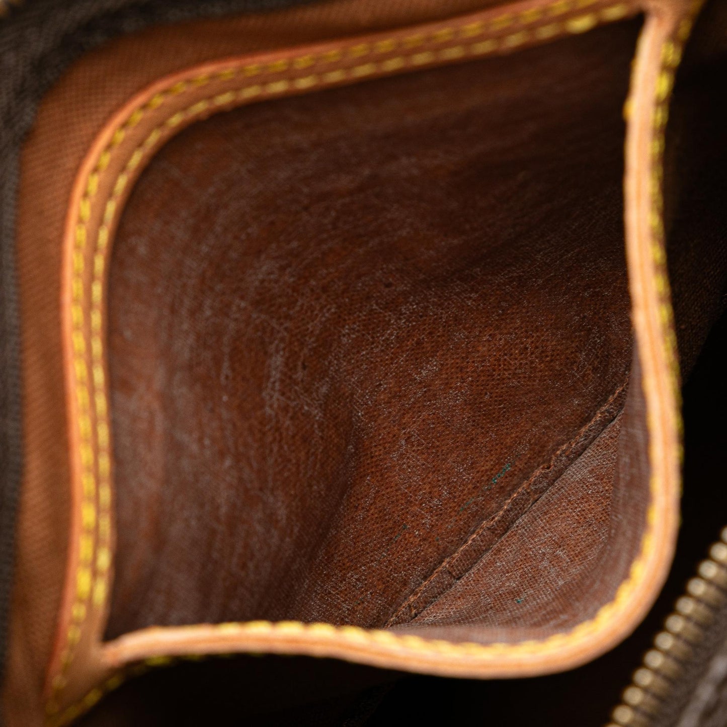Louis Vuitton Monogram Speedy 40 (SHG-3BrO3k)