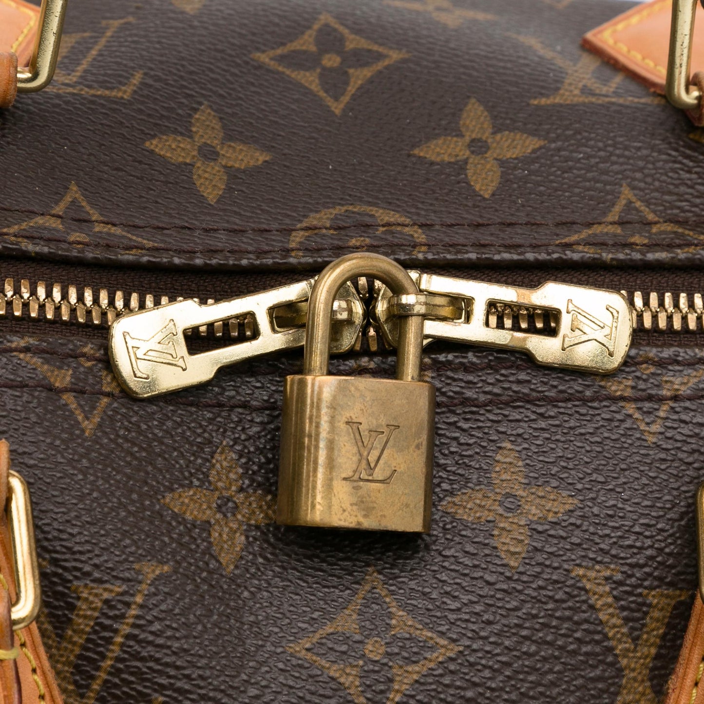 Louis Vuitton Monogram Speedy Bandouliere 30 (SHG-koB80q)