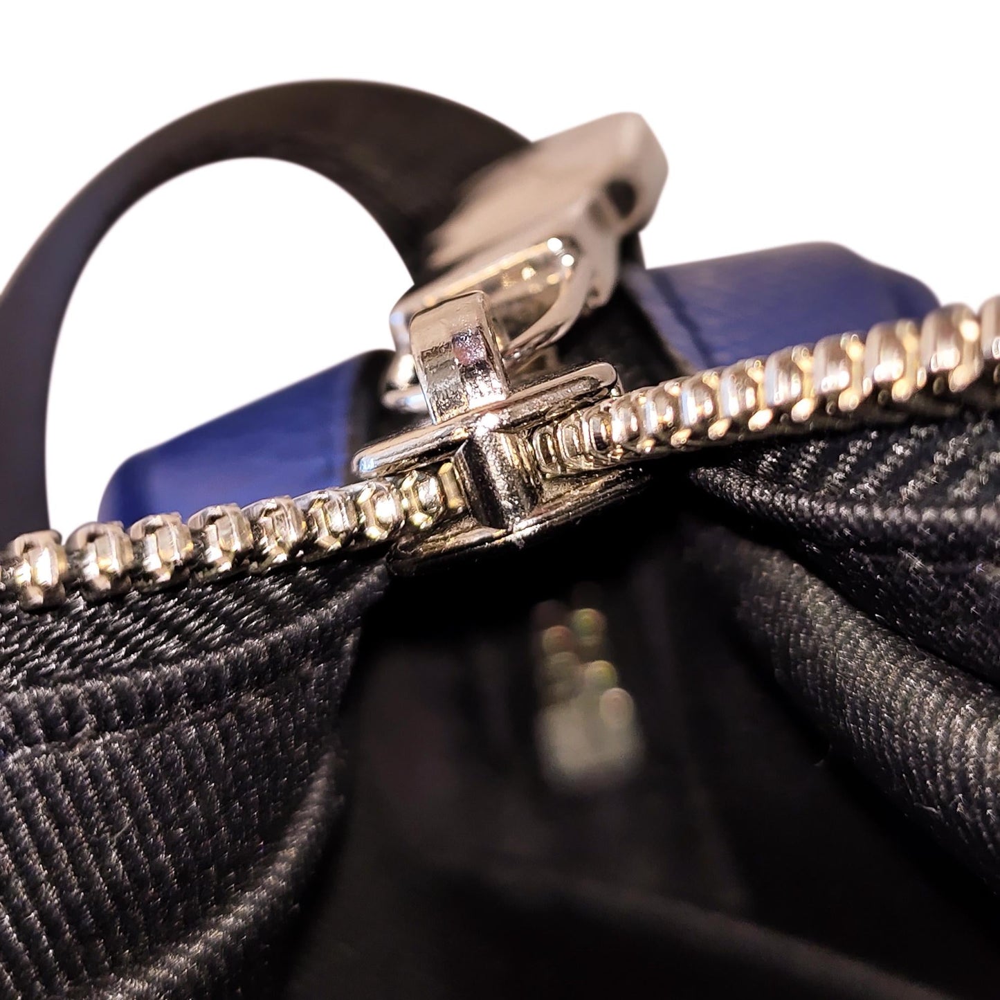 Louis Vuitton Monogram Taigarama Outdoor Messenger (SHG-3KVgCo)