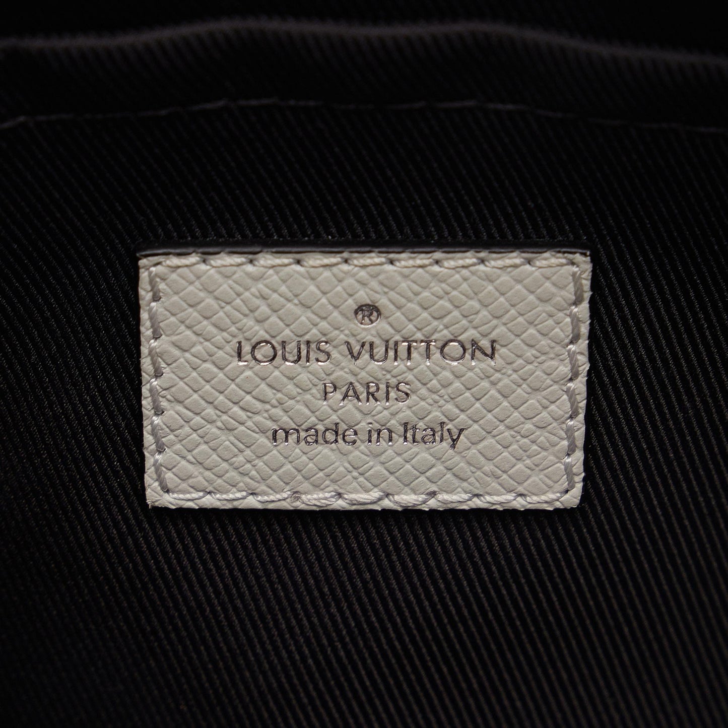 Louis Vuitton Monogram Taigarama Outdoor Messenger (SHG-K2WMt5)