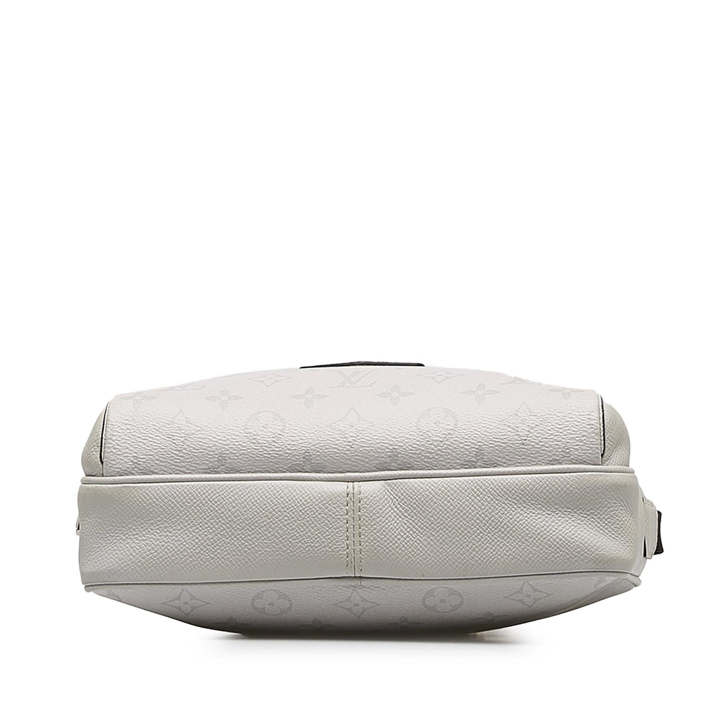 Louis Vuitton Monogram Taigarama Outdoor Messenger (SHG-l3kpfQ)