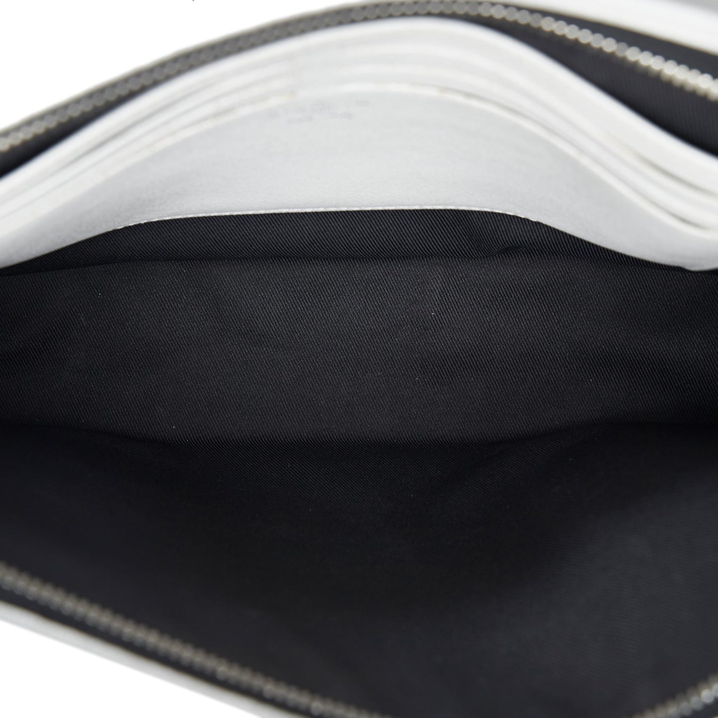 Louis Vuitton Monogram Taigarama Pochette Voyage MM (SHG-XGxVo6)