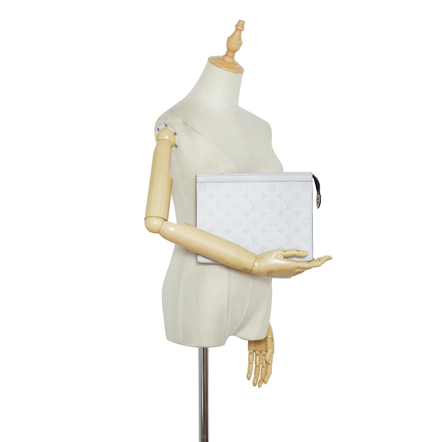 Louis Vuitton Monogram Taigarama Pochette Voyage MM (SHG-XGxVo6)