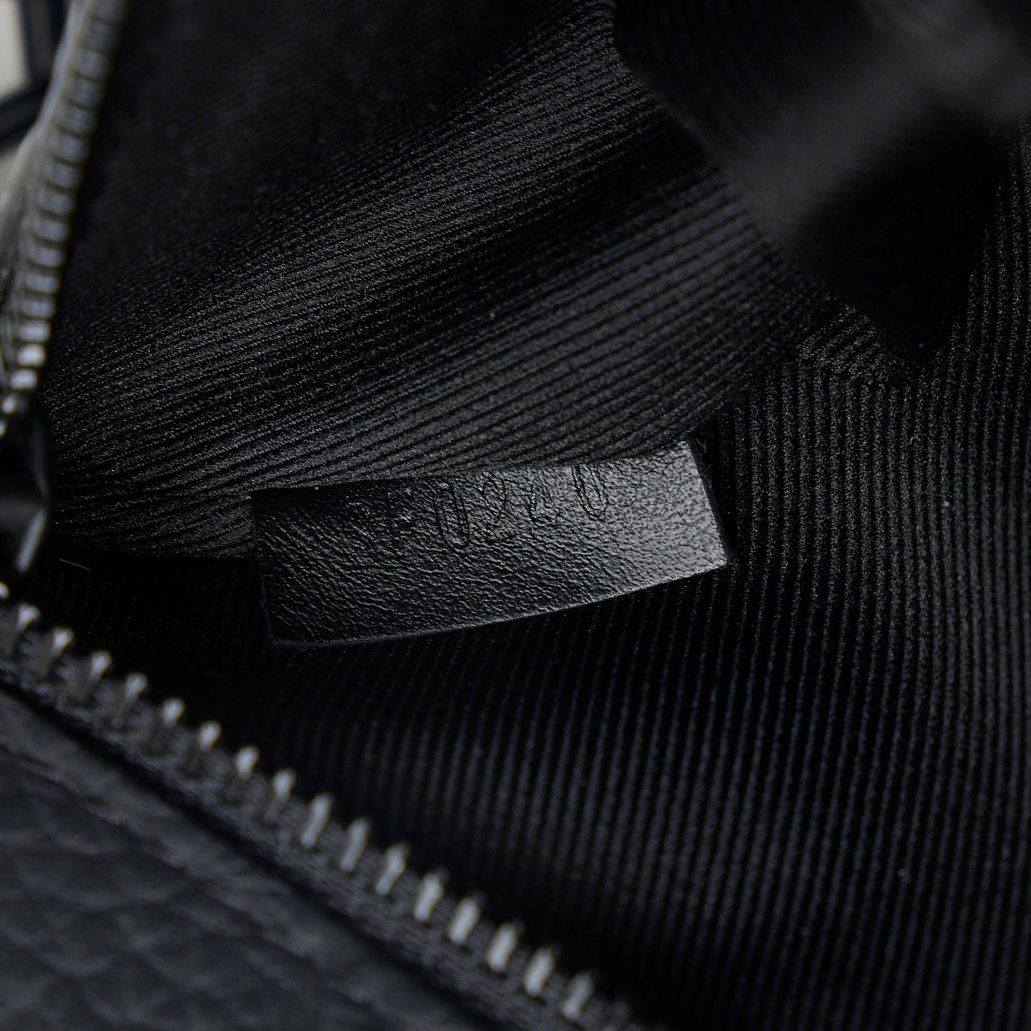 Louis Vuitton Monogram Taurillon Pochette Volga (SHG-50zbpK)