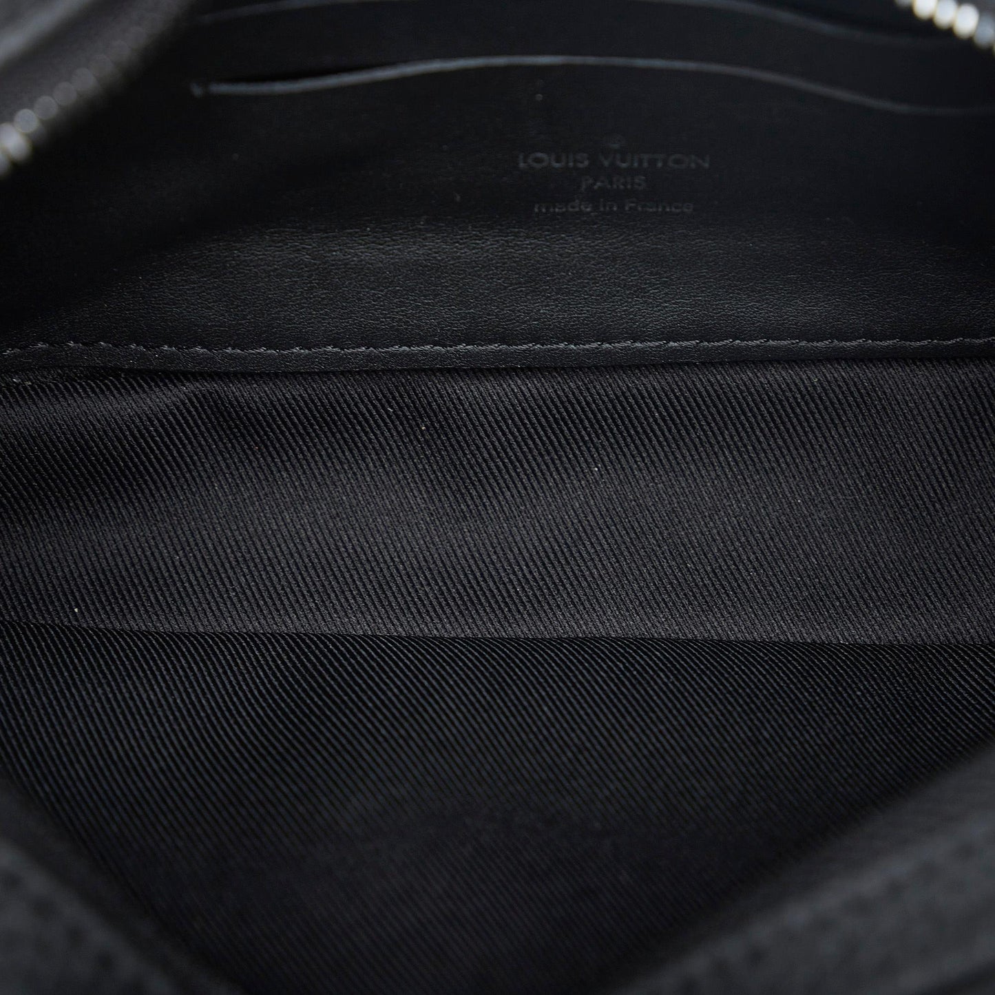 Louis Vuitton Monogram Taurillon Pochette Volga (SHG-50zbpK)