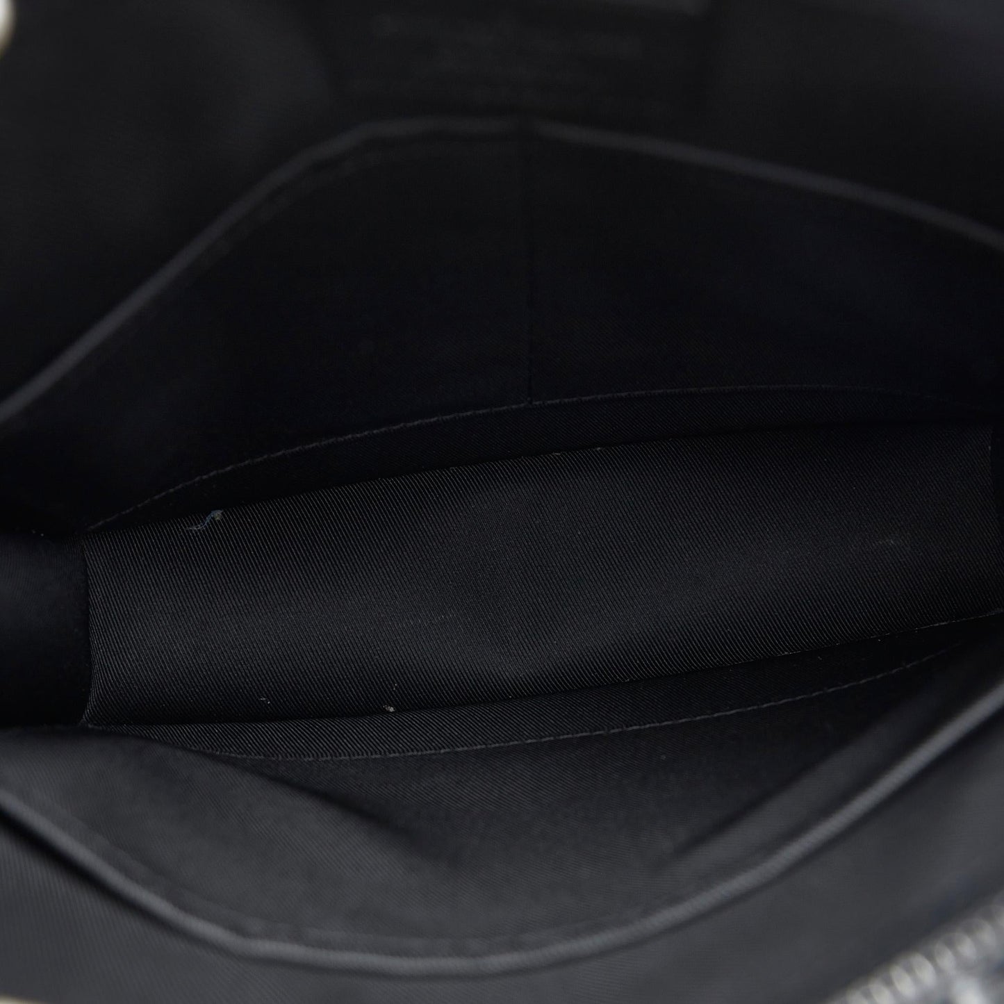 Louis Vuitton Monogram Taurillon Sac Plat (SHG-V5Sv6X)