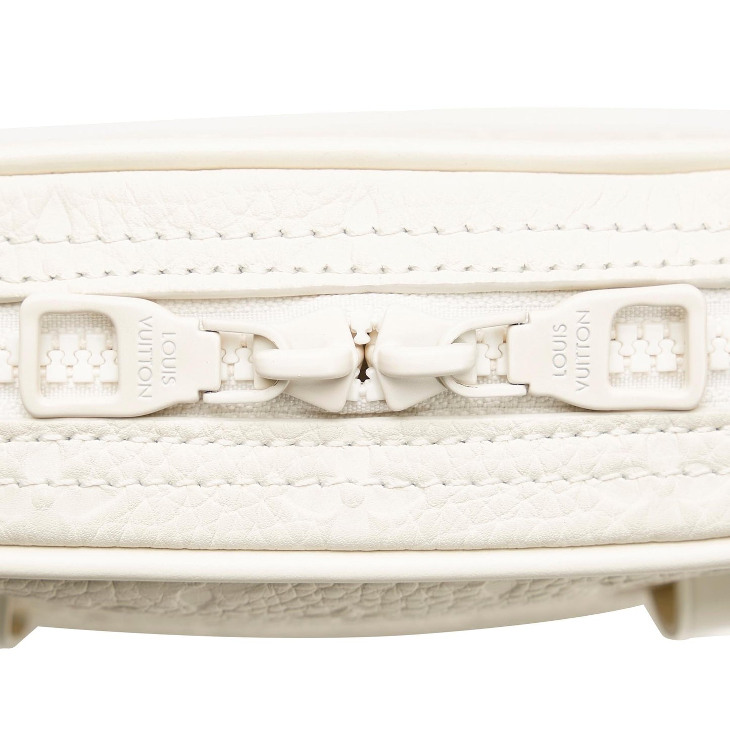 Louis Vuitton Monogram Taurillon Utility Side (SHG-0l536F)