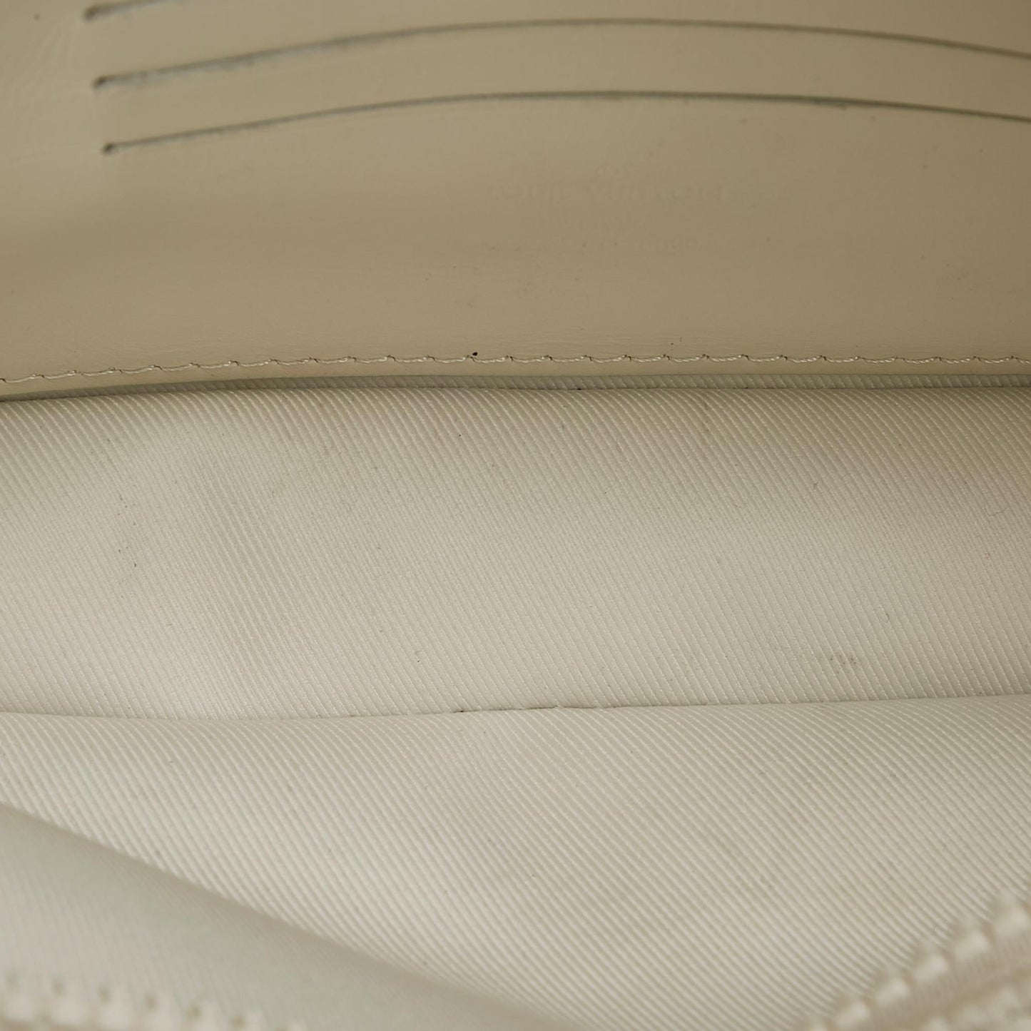 Louis Vuitton Monogram Taurillon Volga Pochette (SHG-24276)