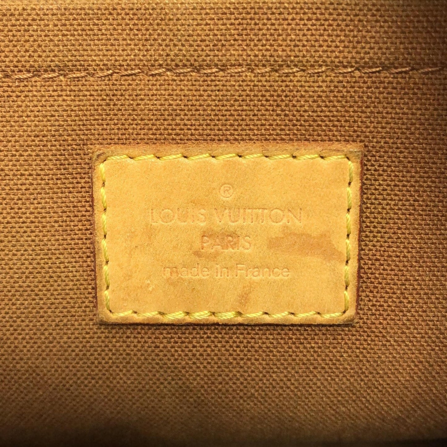 Louis Vuitton Monogram Thames PM (SHG-YnOpoB)
