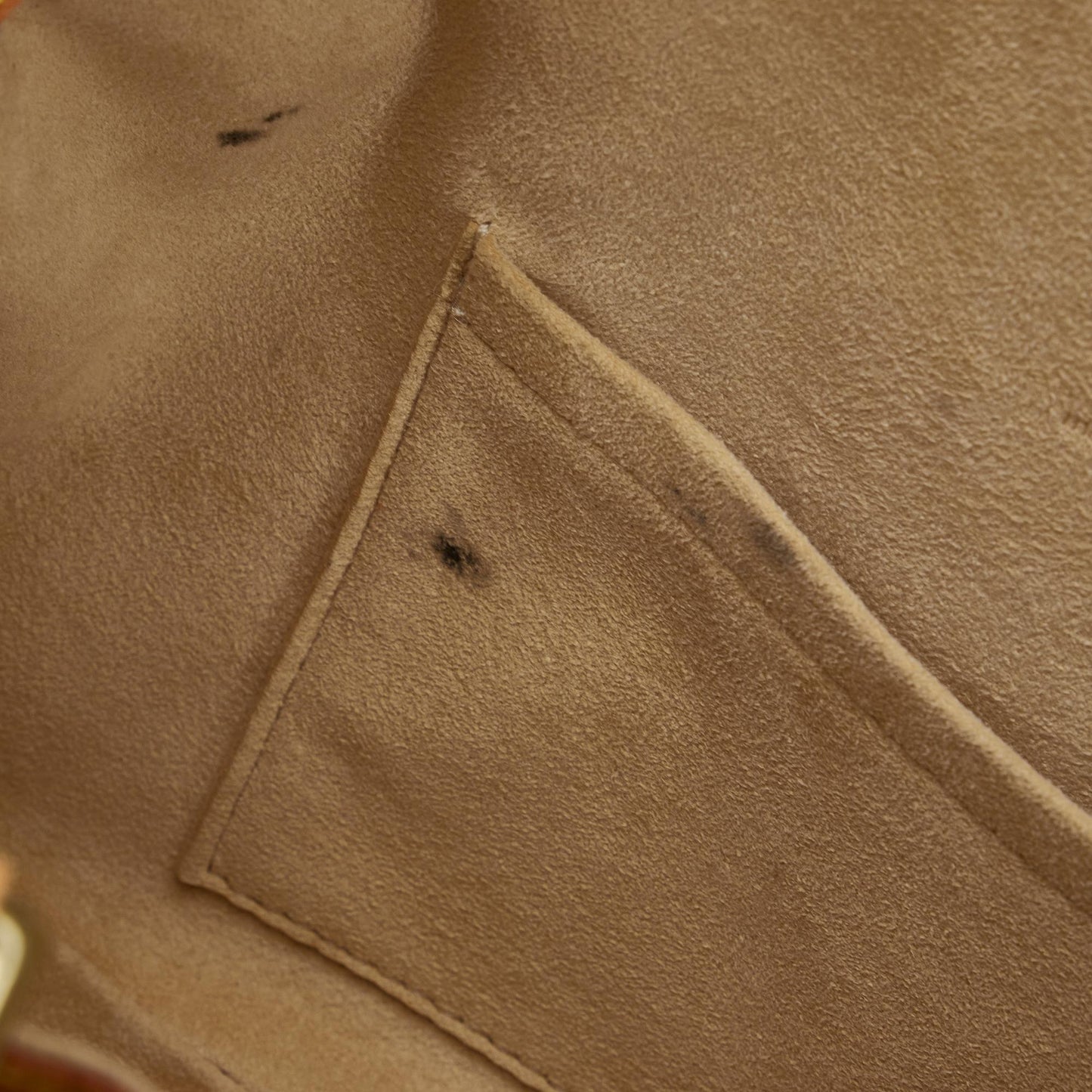 Louis Vuitton Monogram Theda PM (SHG-FCtnxe)