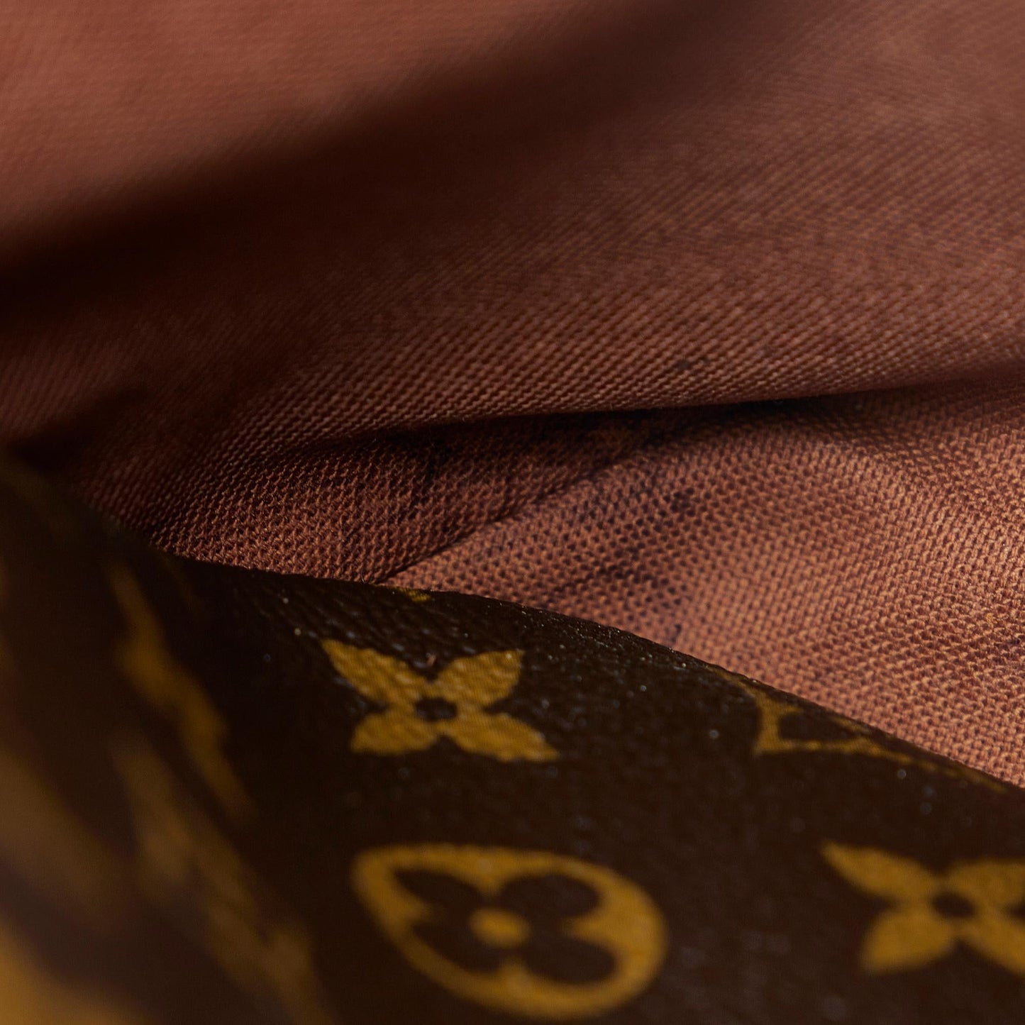 Louis Vuitton Monogram Totally MM (SHG-IMaa2t)