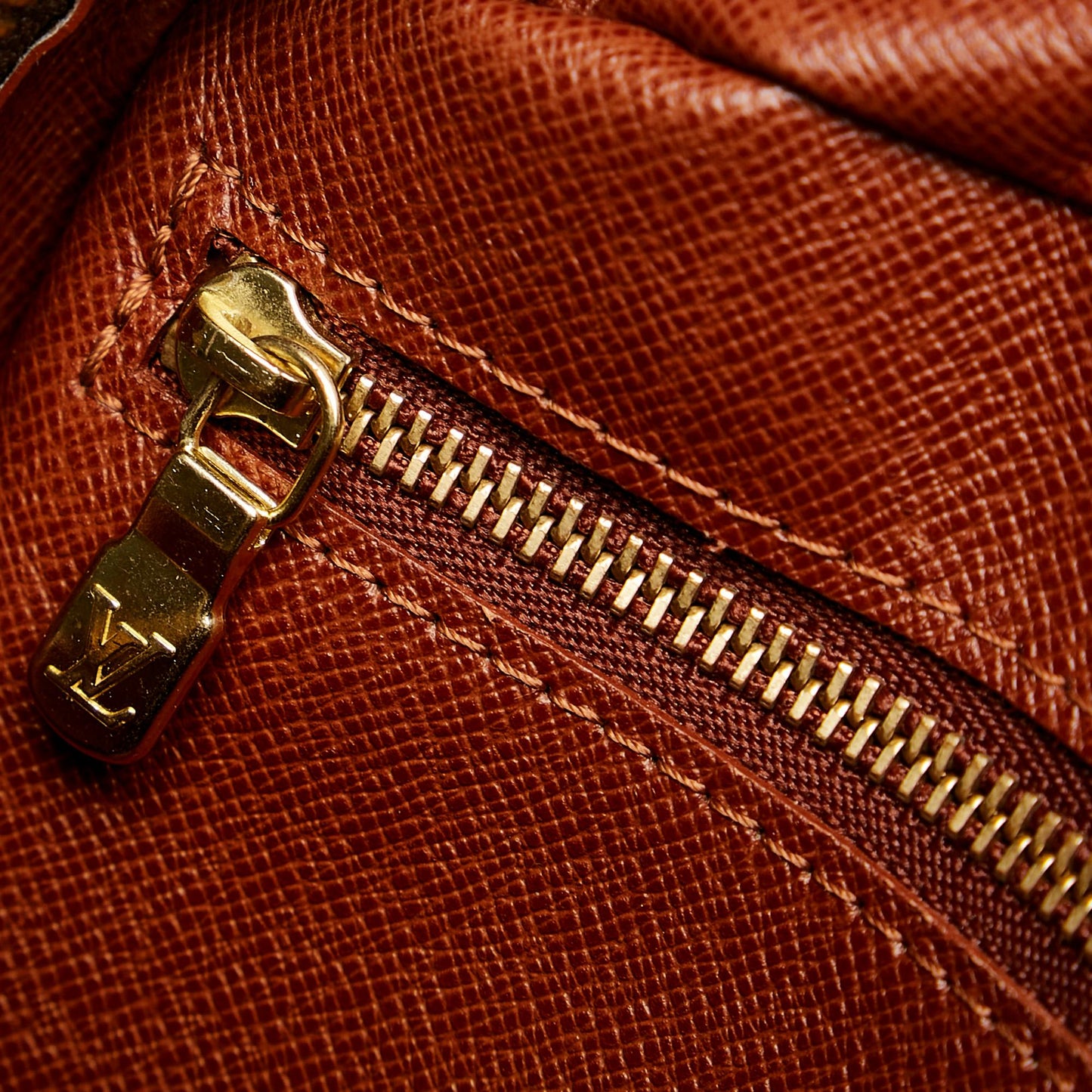 Louis Vuitton Monogram Trocadero 27 (SHG-34125)