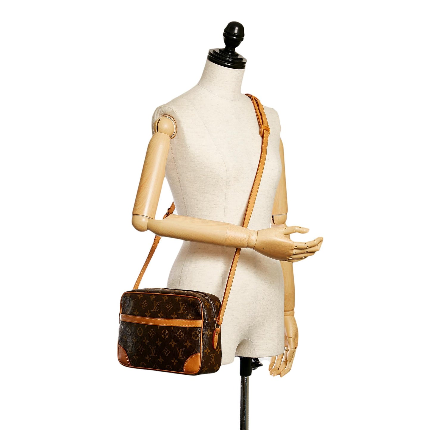 Louis Vuitton Monogram Trocadero 27 (SHG-34125)