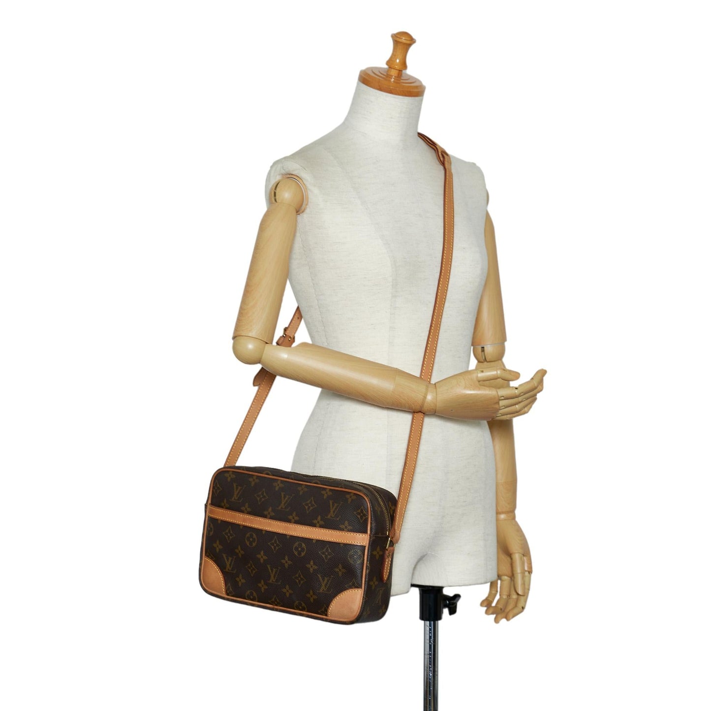 Louis Vuitton Monogram Trocadero 27 (SHG-kJwIEA)