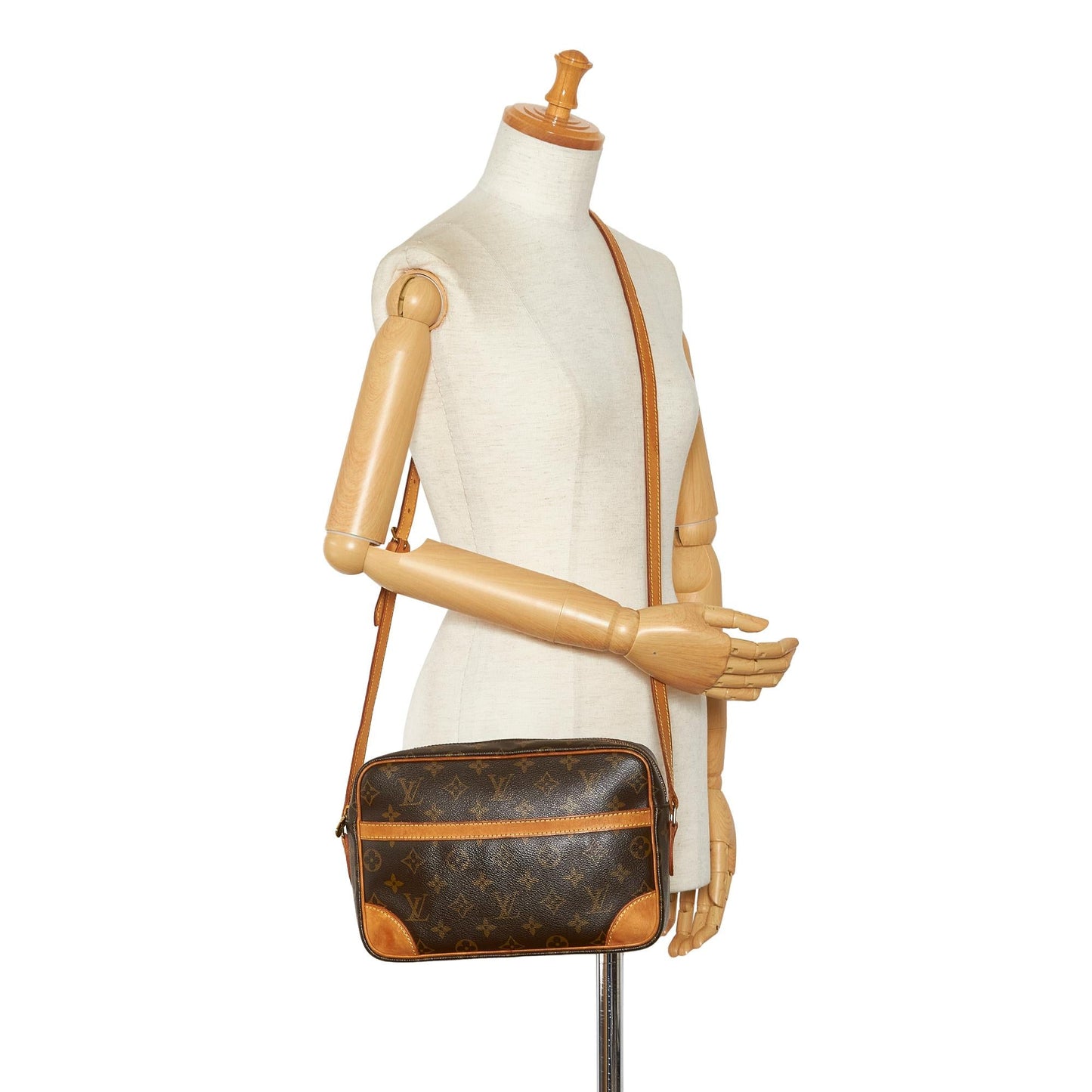 Louis Vuitton Monogram Trocadero 27 (SHG-fFD4TE)