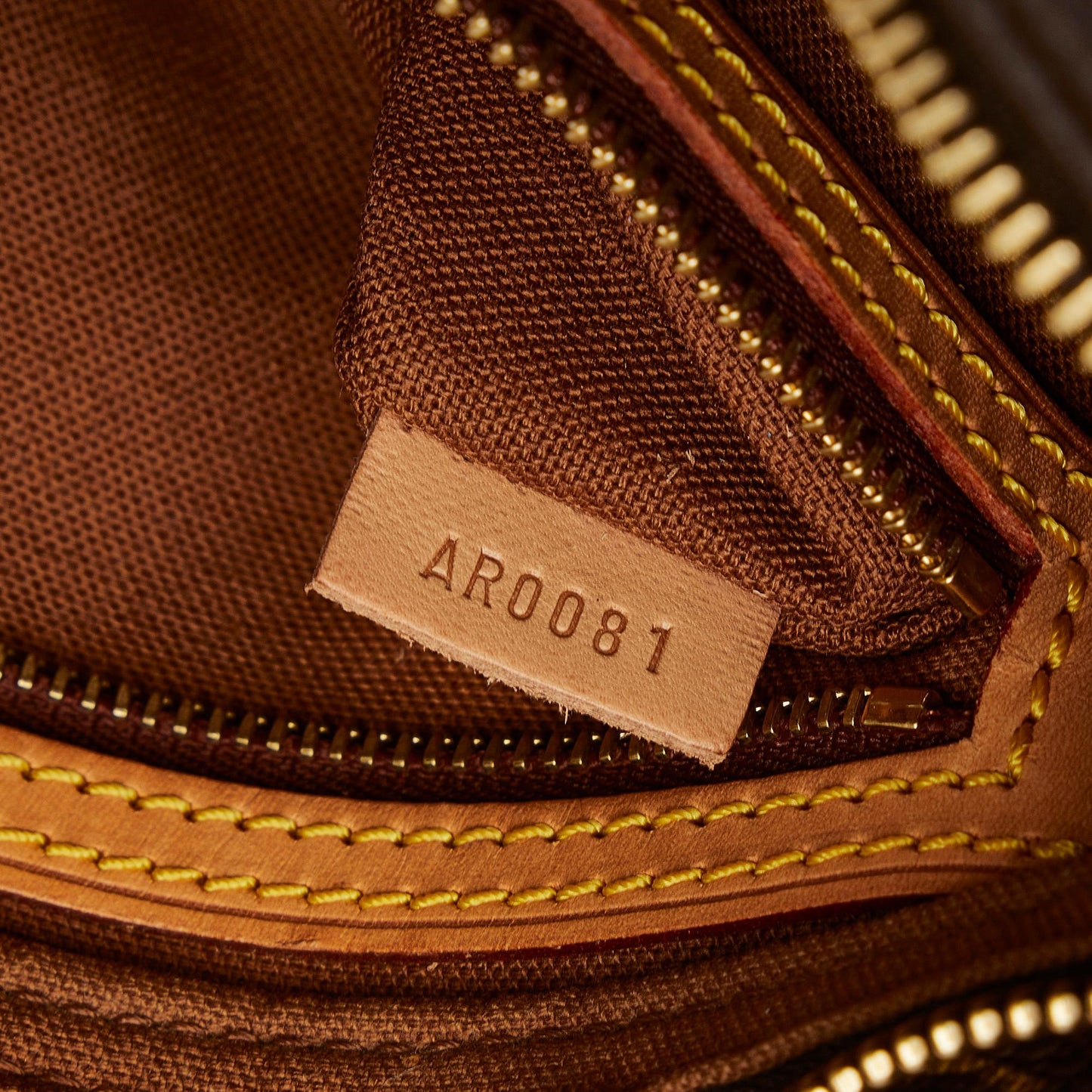 Louis Vuitton Monogram Trotteur (SHG-kLBYpm)